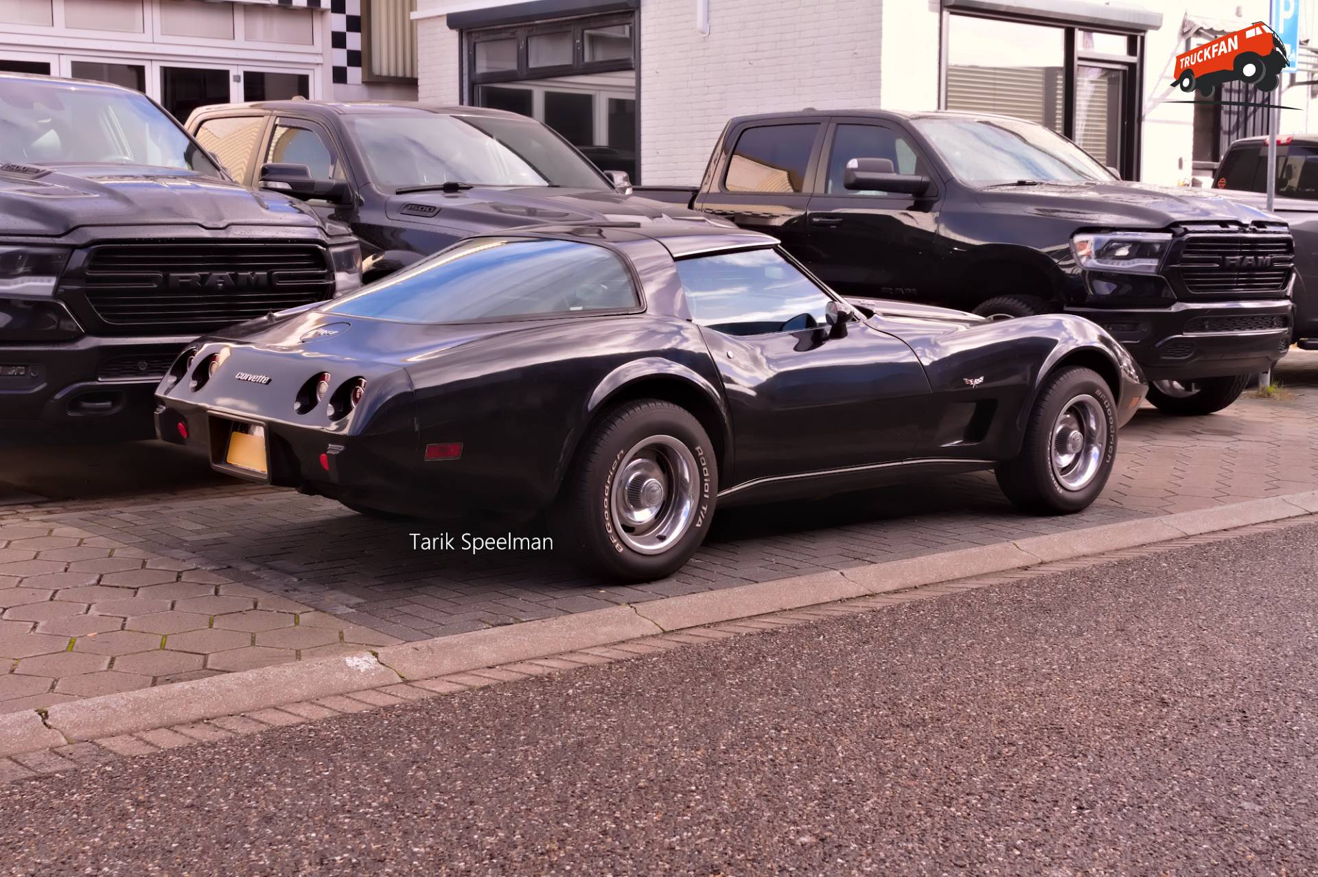 Chevrolet Corvette C3 personenvoertuig in Zwijndrecht
