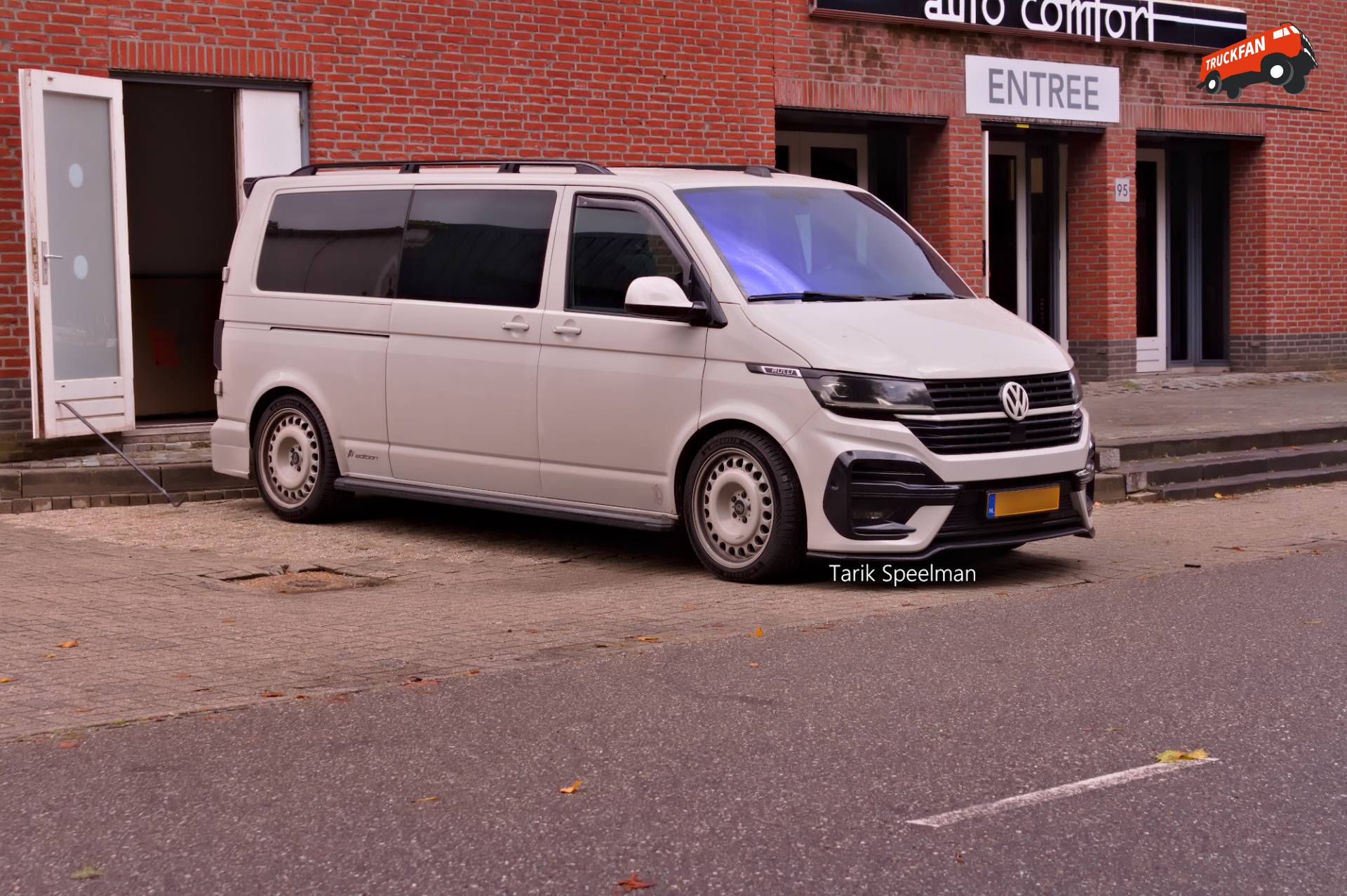 Volkswagen Transporter T7 Personenvervoer in Zwijndrecht