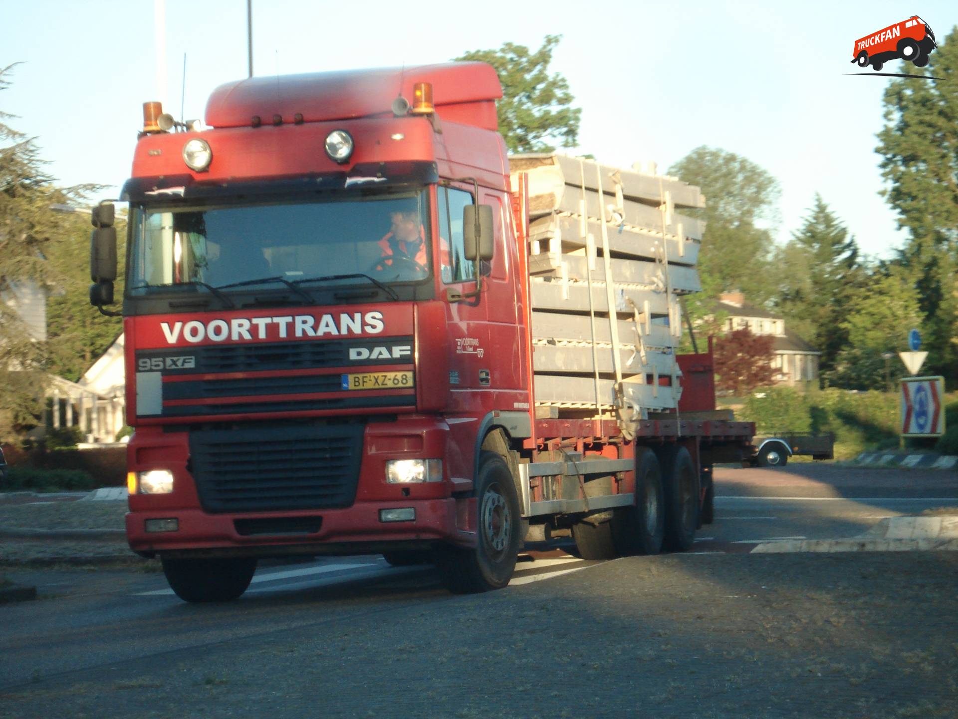 DAF 95XF vrachtwagen van Voorttrans
