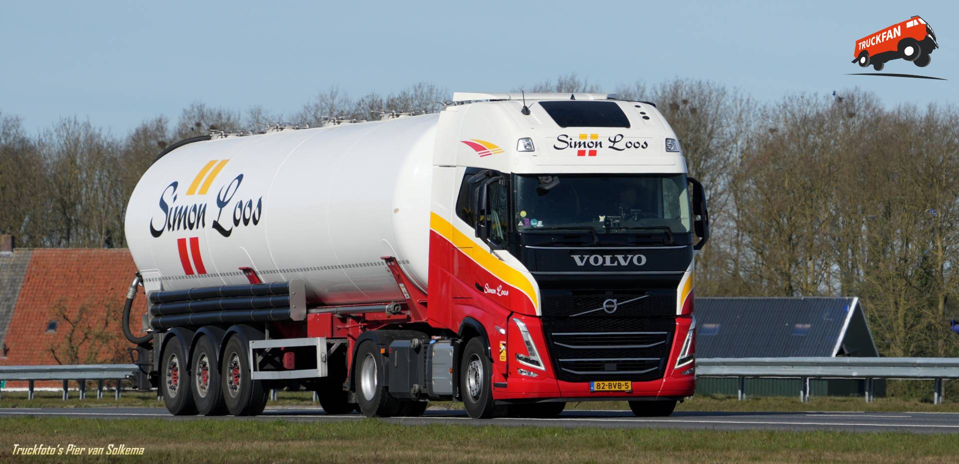 Volvo FH5 truck Simon Loos on A7 Joure