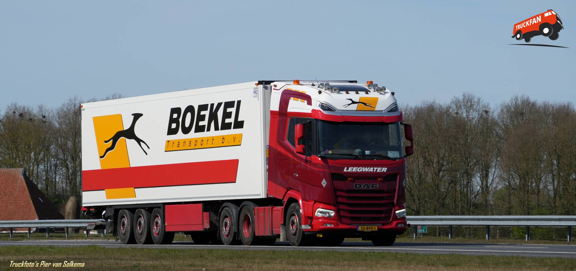 DAF XG+ vrachtwagen bij A7 Joure