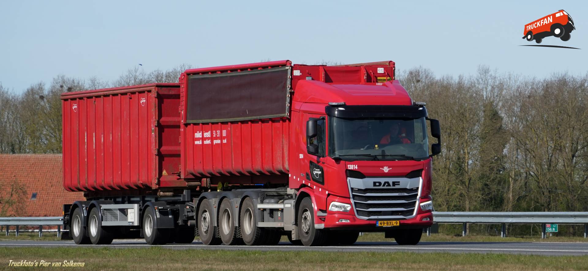DAF XD truck bij A7 Joure