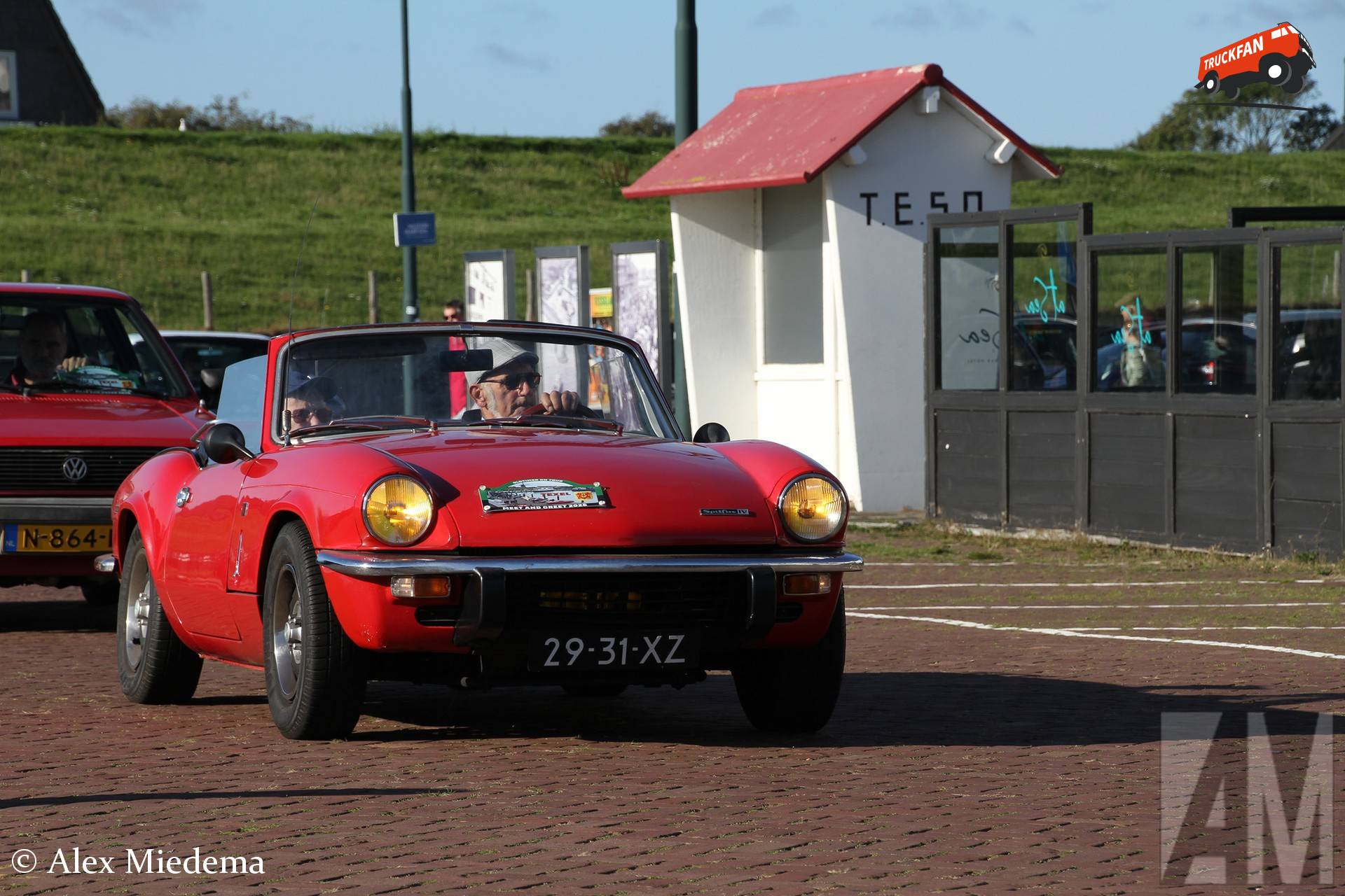 Triumph Spitfire Mk IV bij Meet and Greet Oldtimers Texel