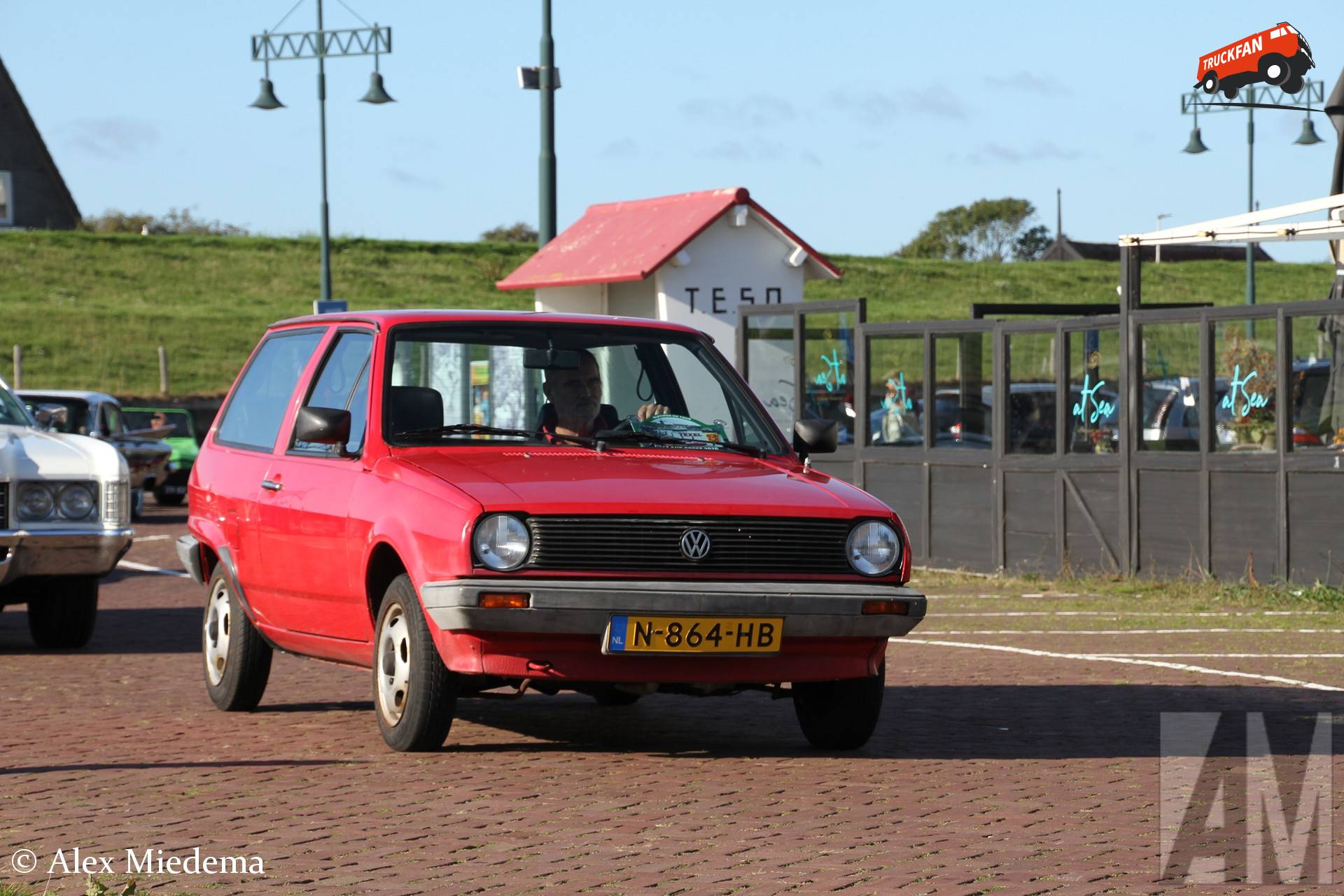 Volkswagen Polo 1986 bij Meet and Greet Oldtimers Texel