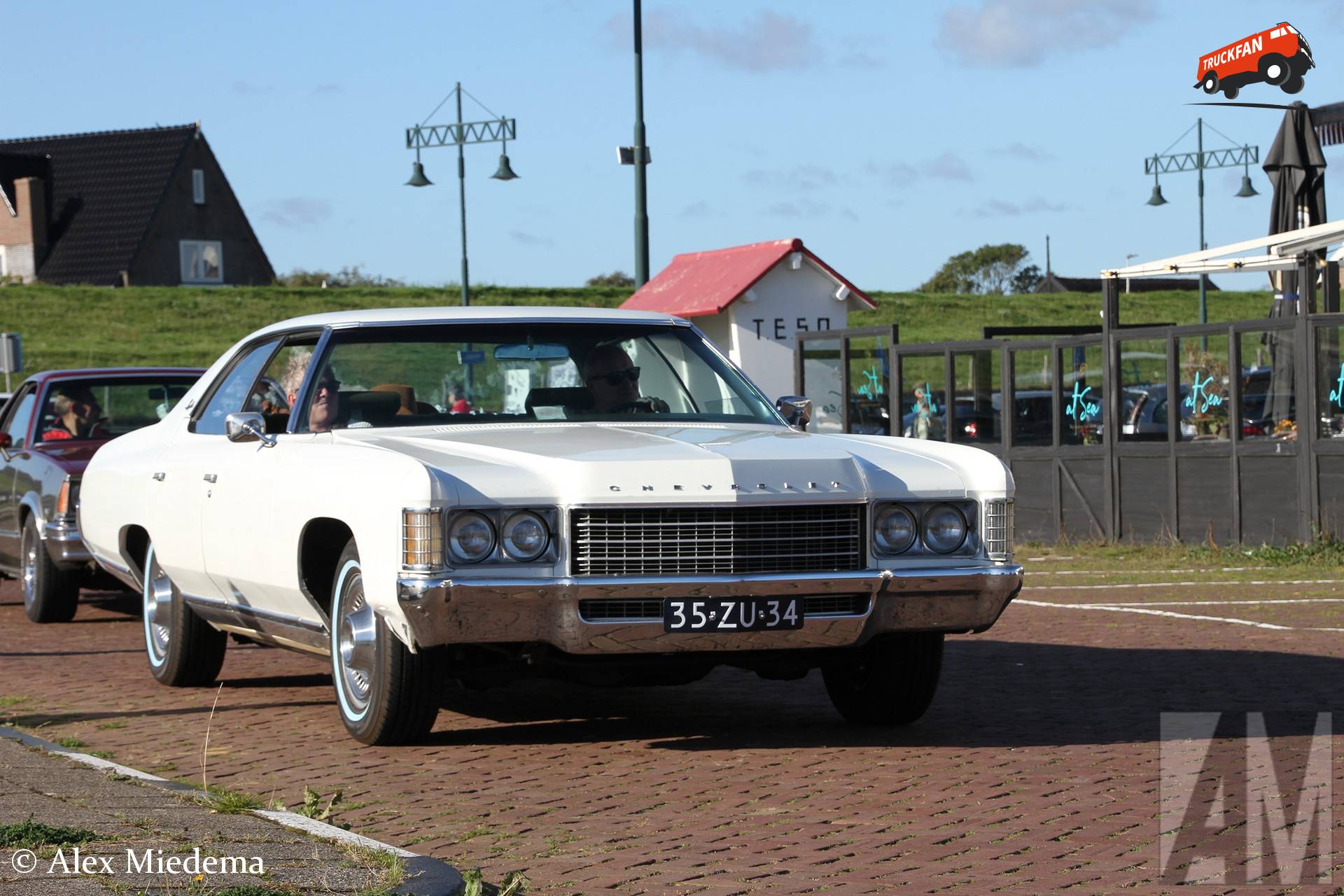 Chevrolet Impala 1971 bij haven Oudeschild