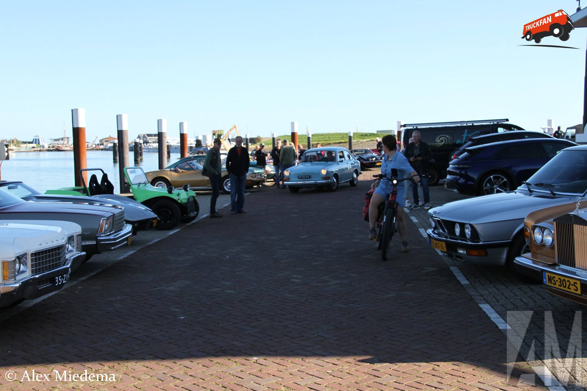 Meet and Greet Oldtimers Texel with VW 311 Fastback