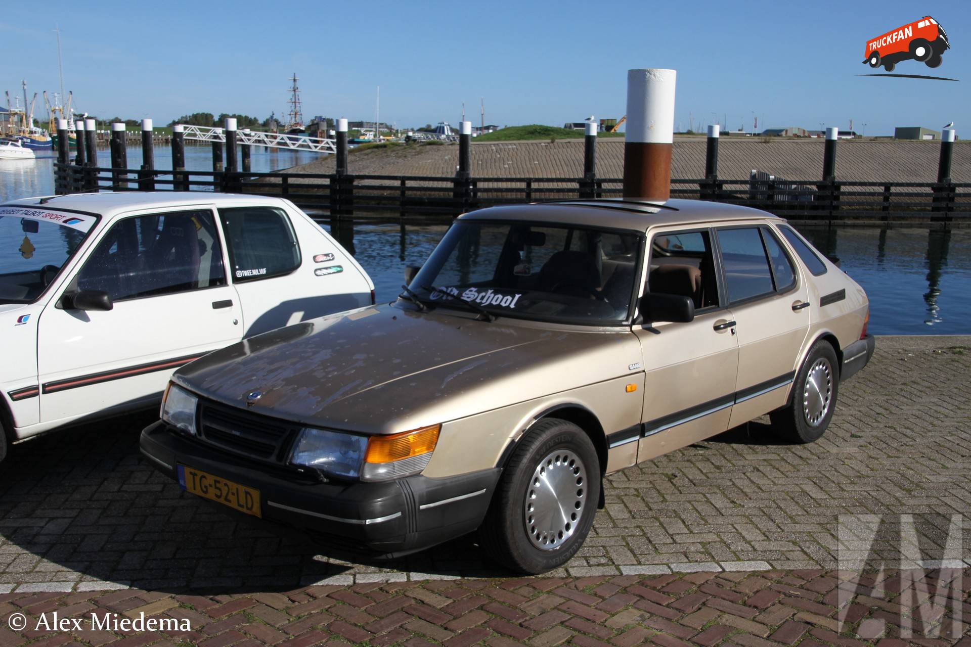 Saab 900 bij Meet and Greet Oldtimers Texel
