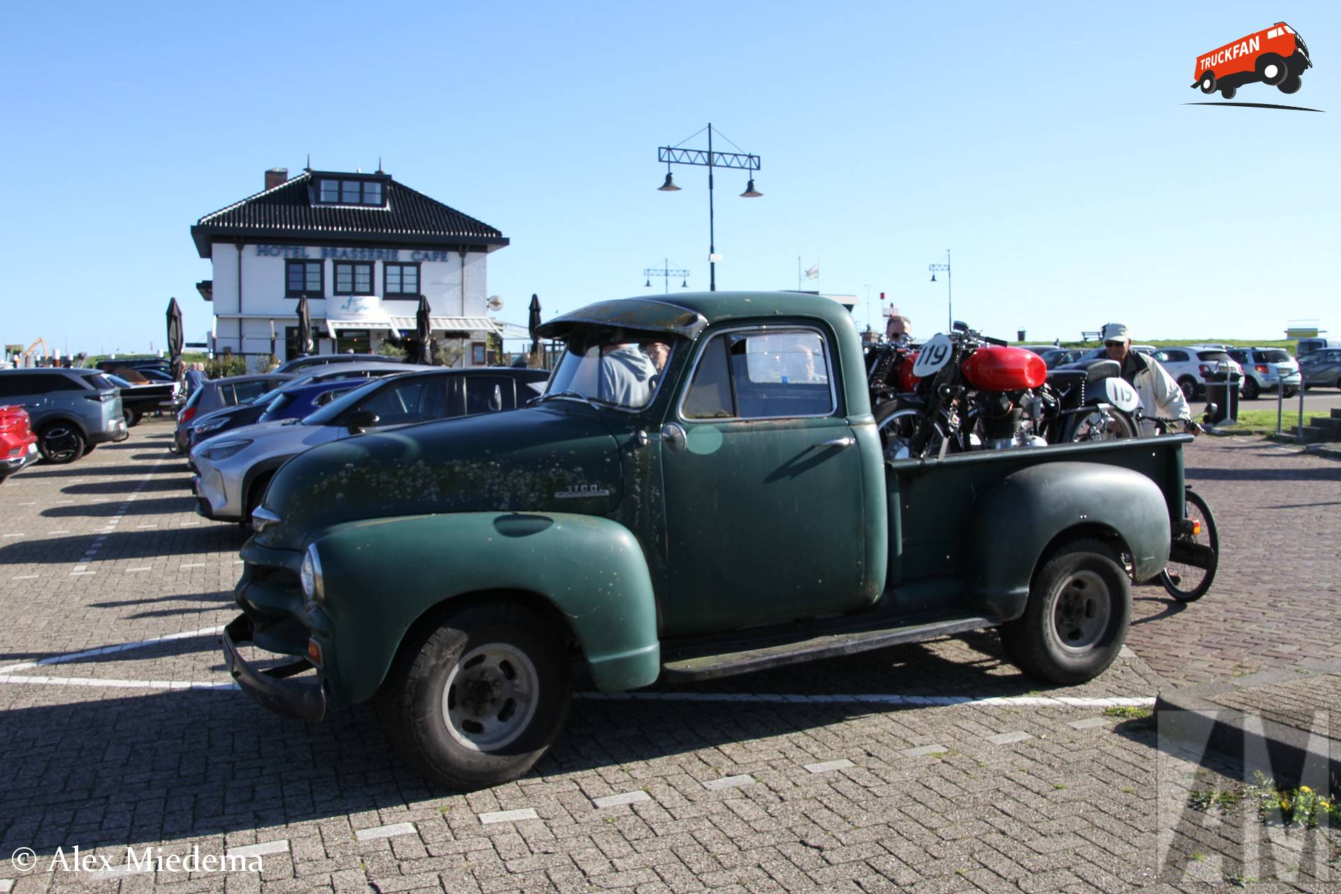 Oldtimer Chevrolet 3100 met kenteken BE-16-43