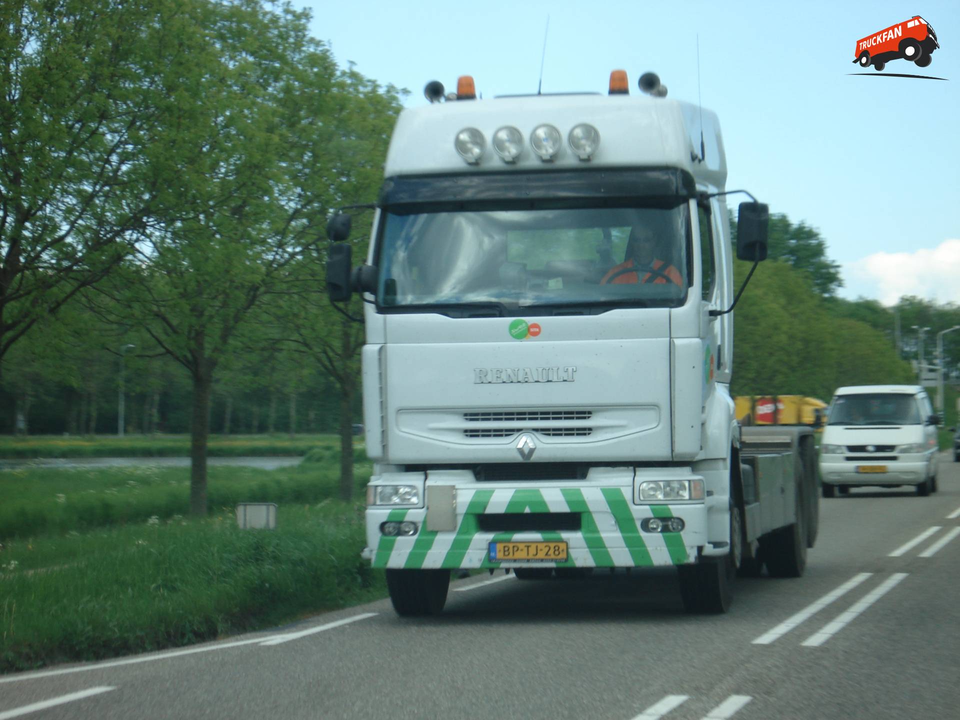 Renault Premium vrachtwagen eigendom van Sita