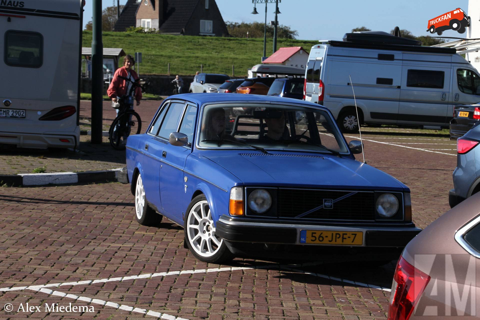 Volvo 244 uit 1987 bij Meet and Greet Oldtimers Texel