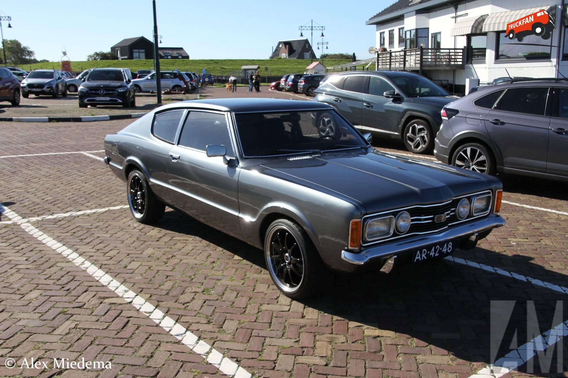 Ford Taunus TC 1971 in haven Oudeschild