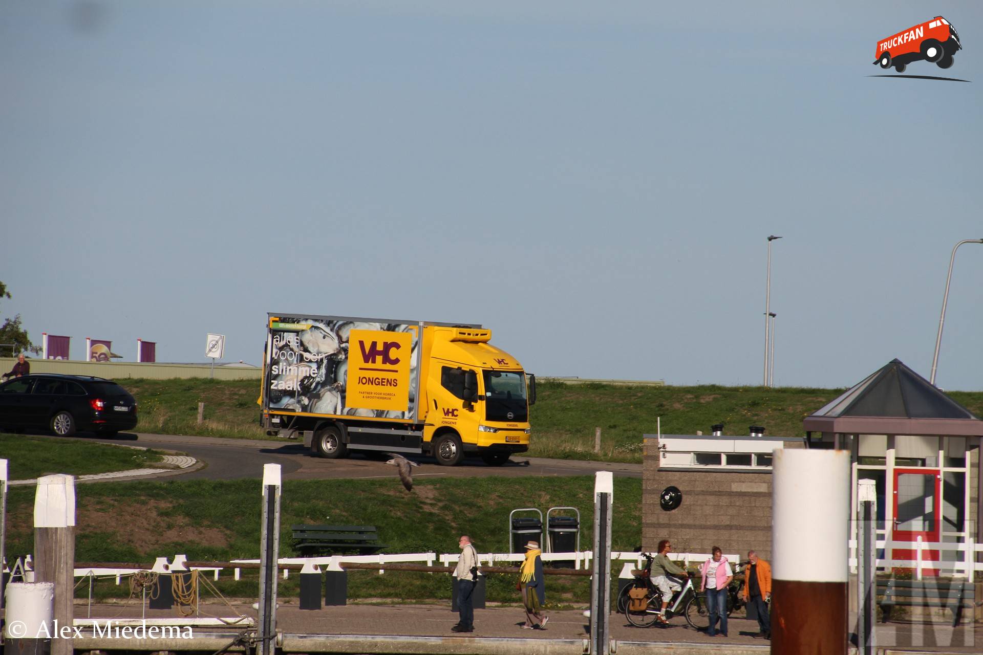 BYD ETM6 voertuig van VHC Jongens in Oudeschild