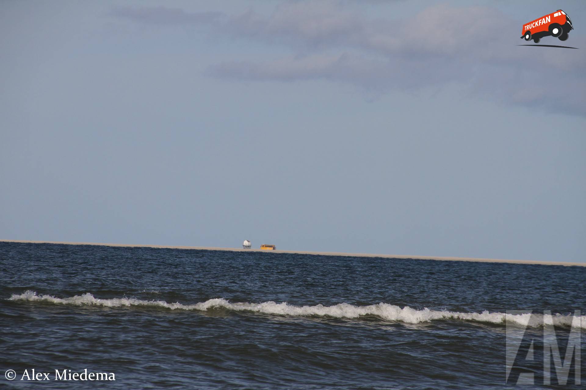 Vliehors Express MAN TGS gefotografeerd vanaf Texel