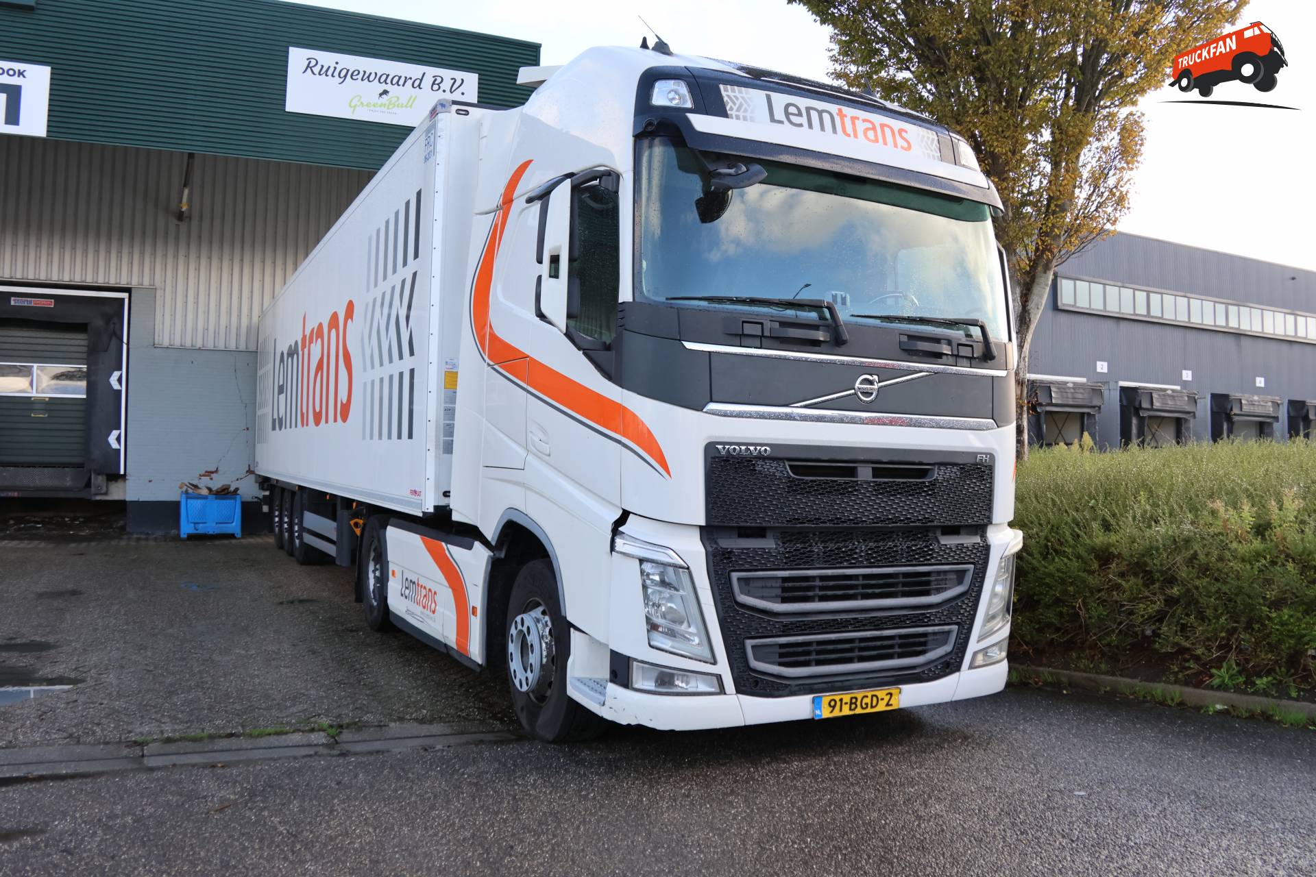 Volvo FH vrachtwagen van Lemtrans B.V.