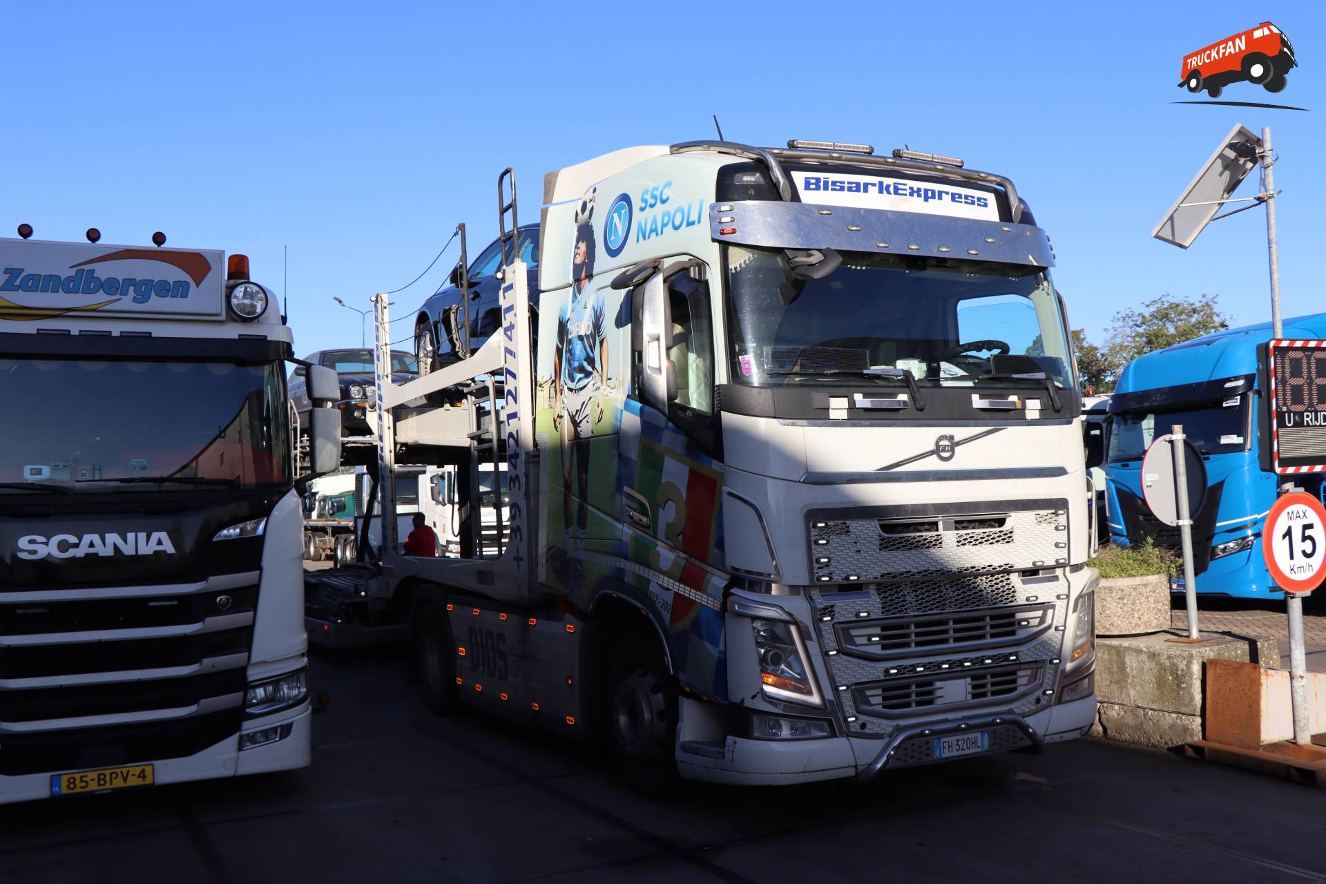 Volvo FH in SSC Napoli uitvoering