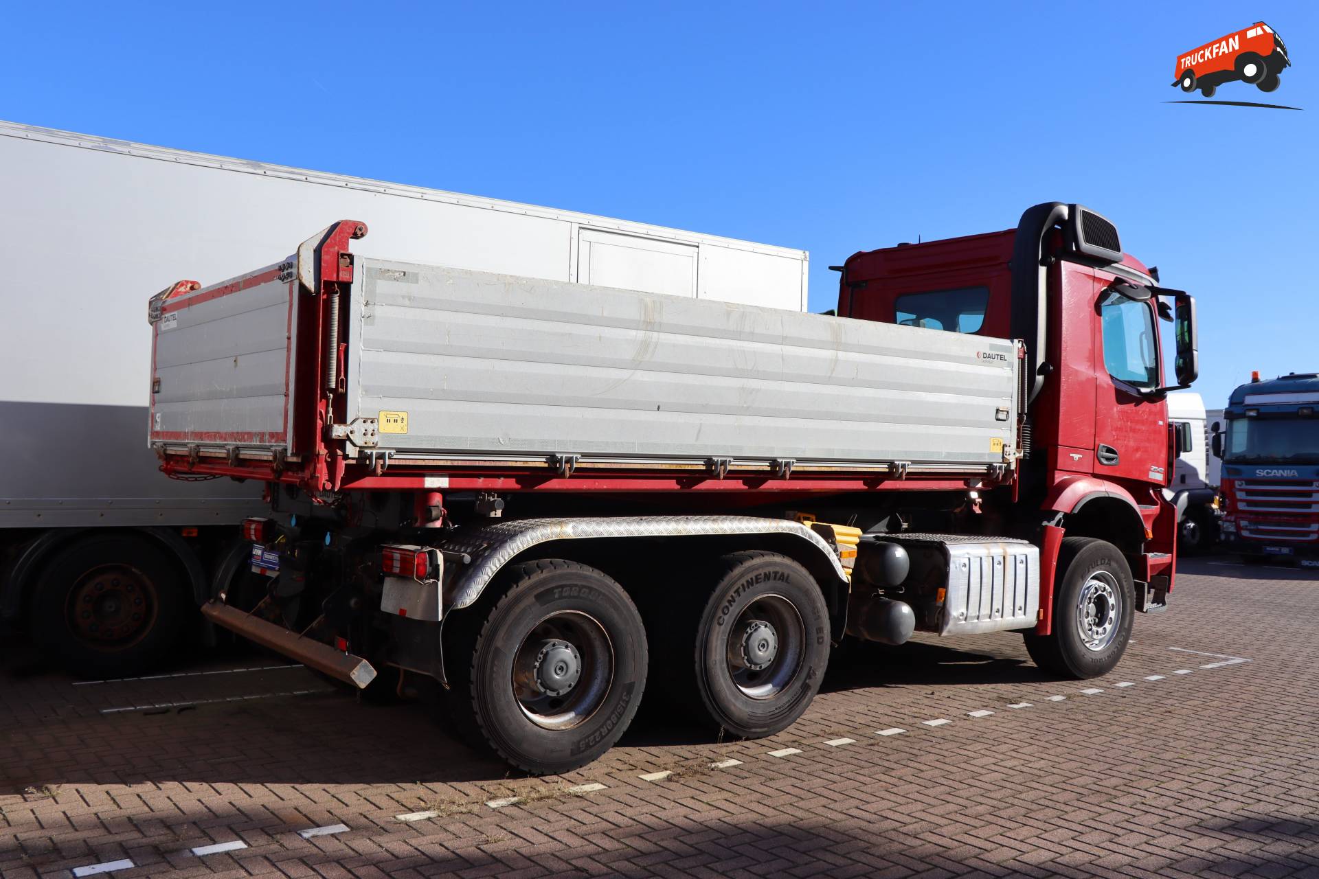 Mercedes-Benz Arocs 2645 met Dautel kipperopbouw
