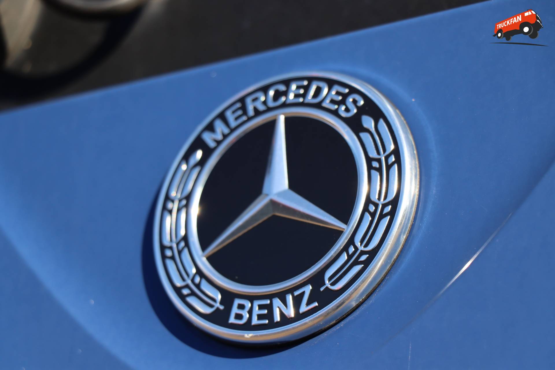 Mercedes-Benz logo bij Kleyn Trucks