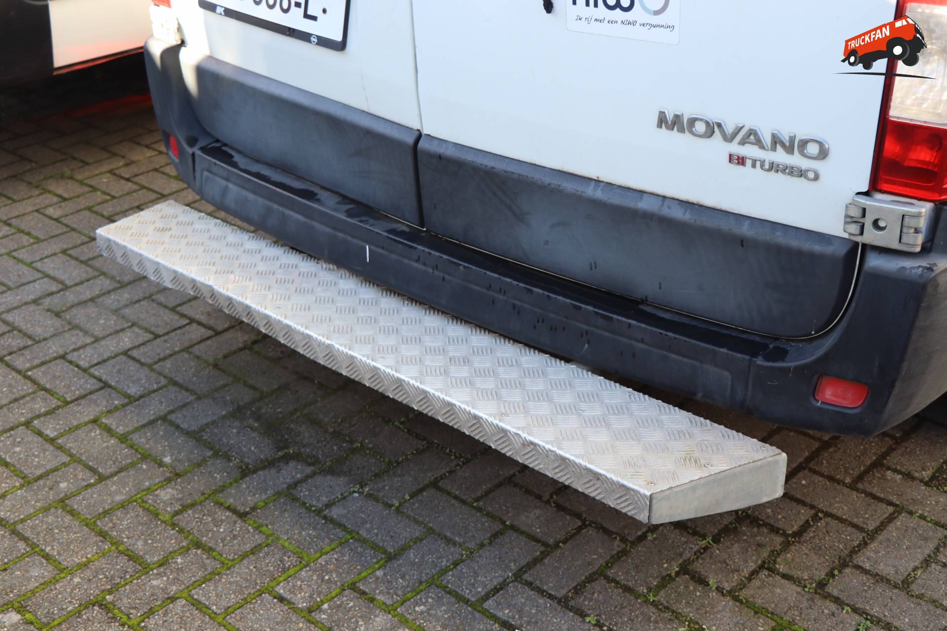 Opel Movano met achterbumper