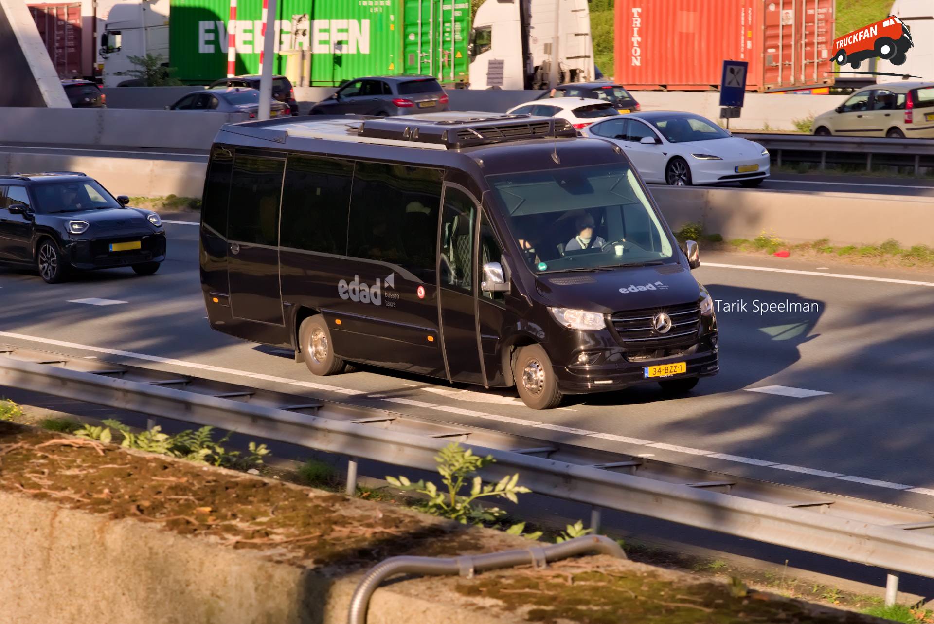 Reisbus Car-Bus Shaula met kenteken 34-BZZ-1