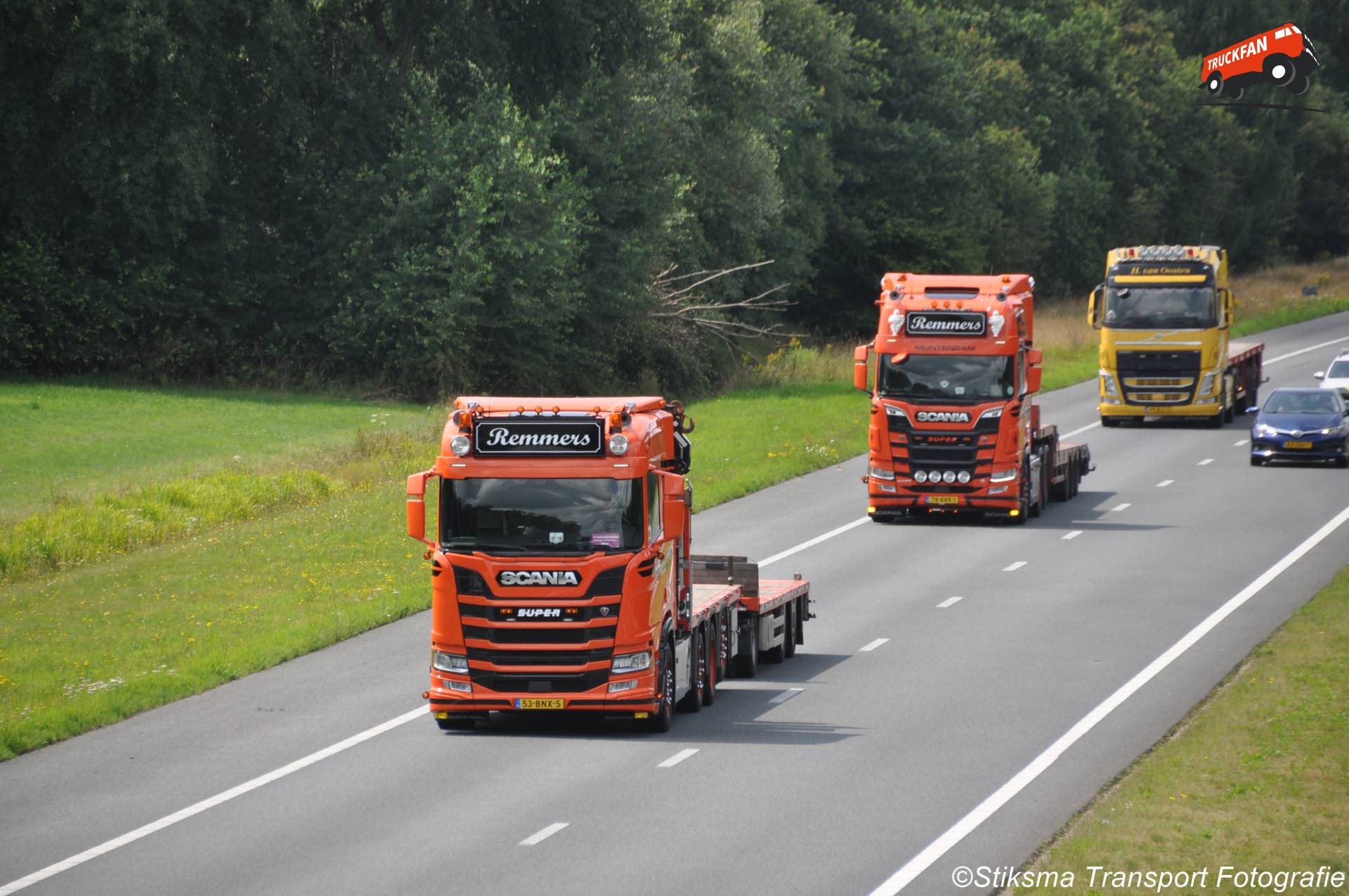 Scania S-serie en R650 met Volvo FH vrachtwagens