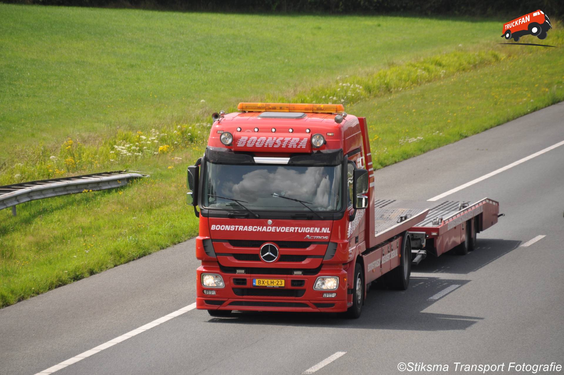 Mercedes-Benz Actros vrachtwagen met open laadbak