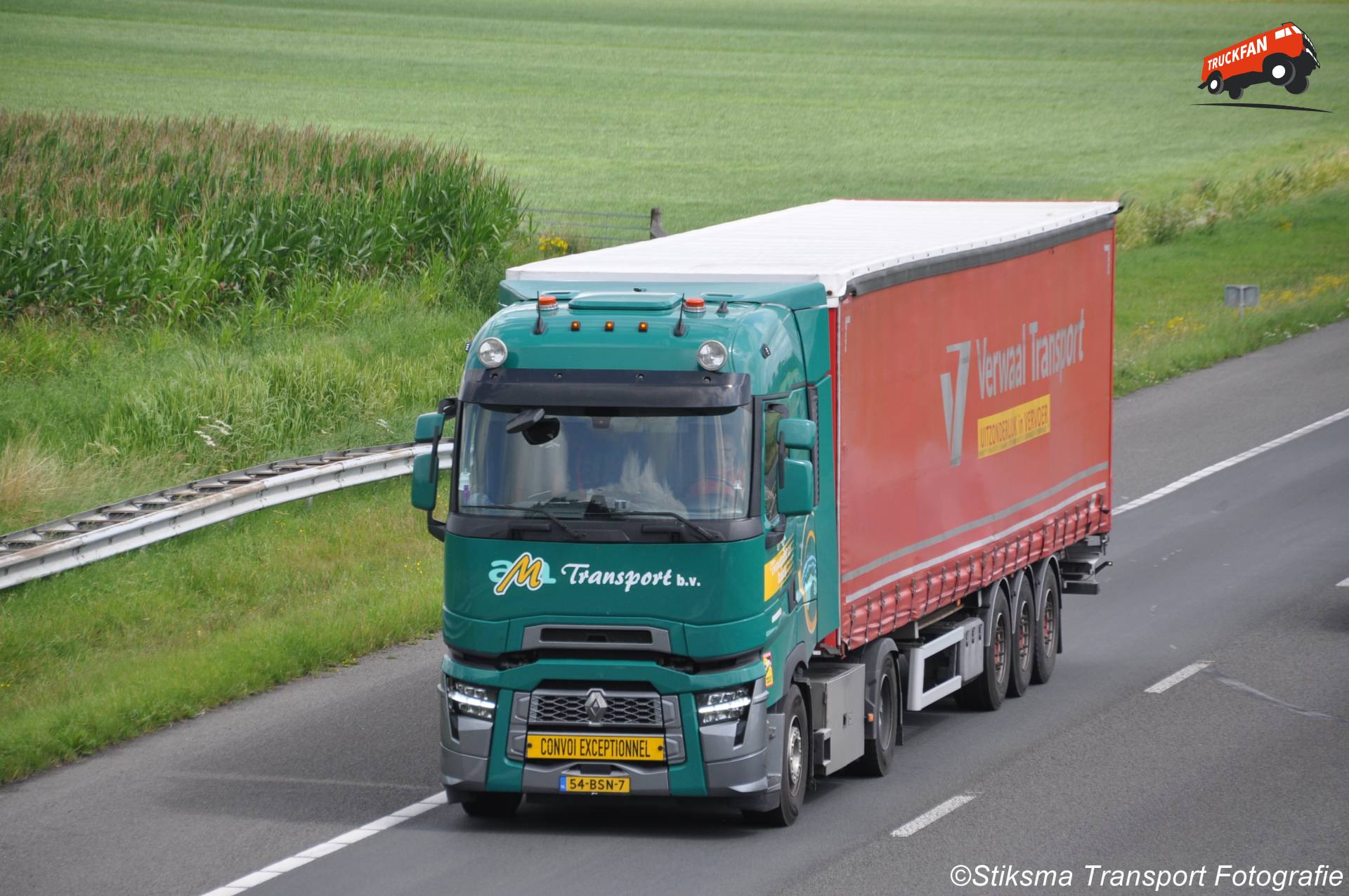 Renault T-serie vrachtwagen van Am Transport
