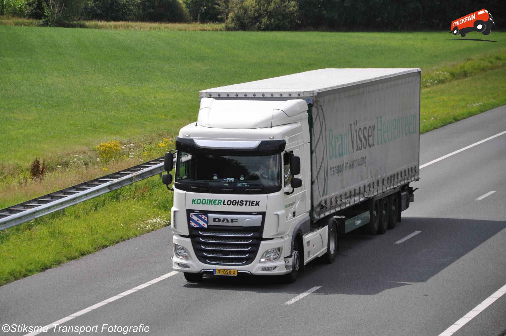 DAF XF Euro 6 vrachtwagen van Kooiker Logistiek