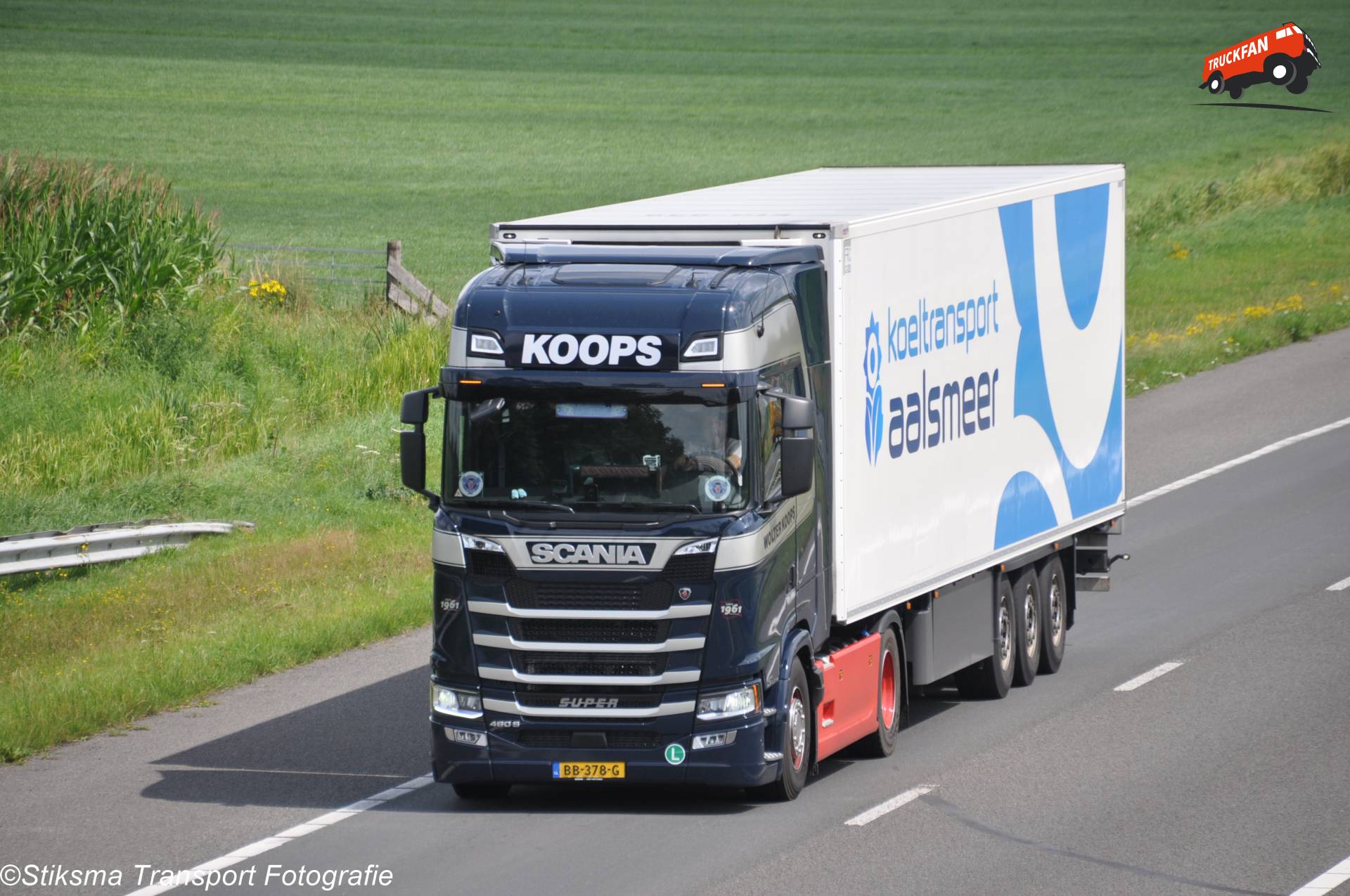 Scania S450 koel/vries transportwagen van Wolter Koops