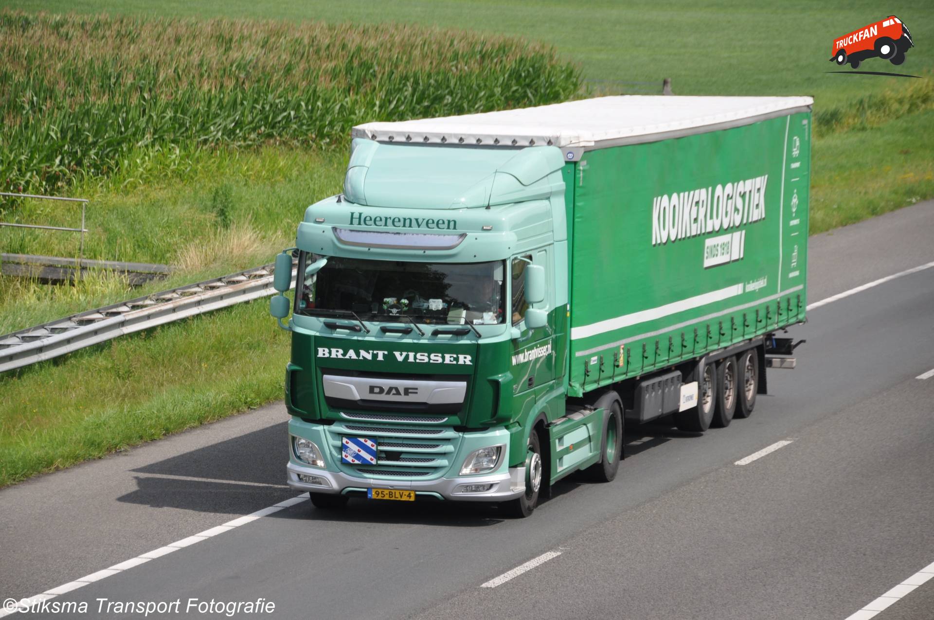 DAF XF Euro 6 vrachtwagen van Kooiker Logistiek