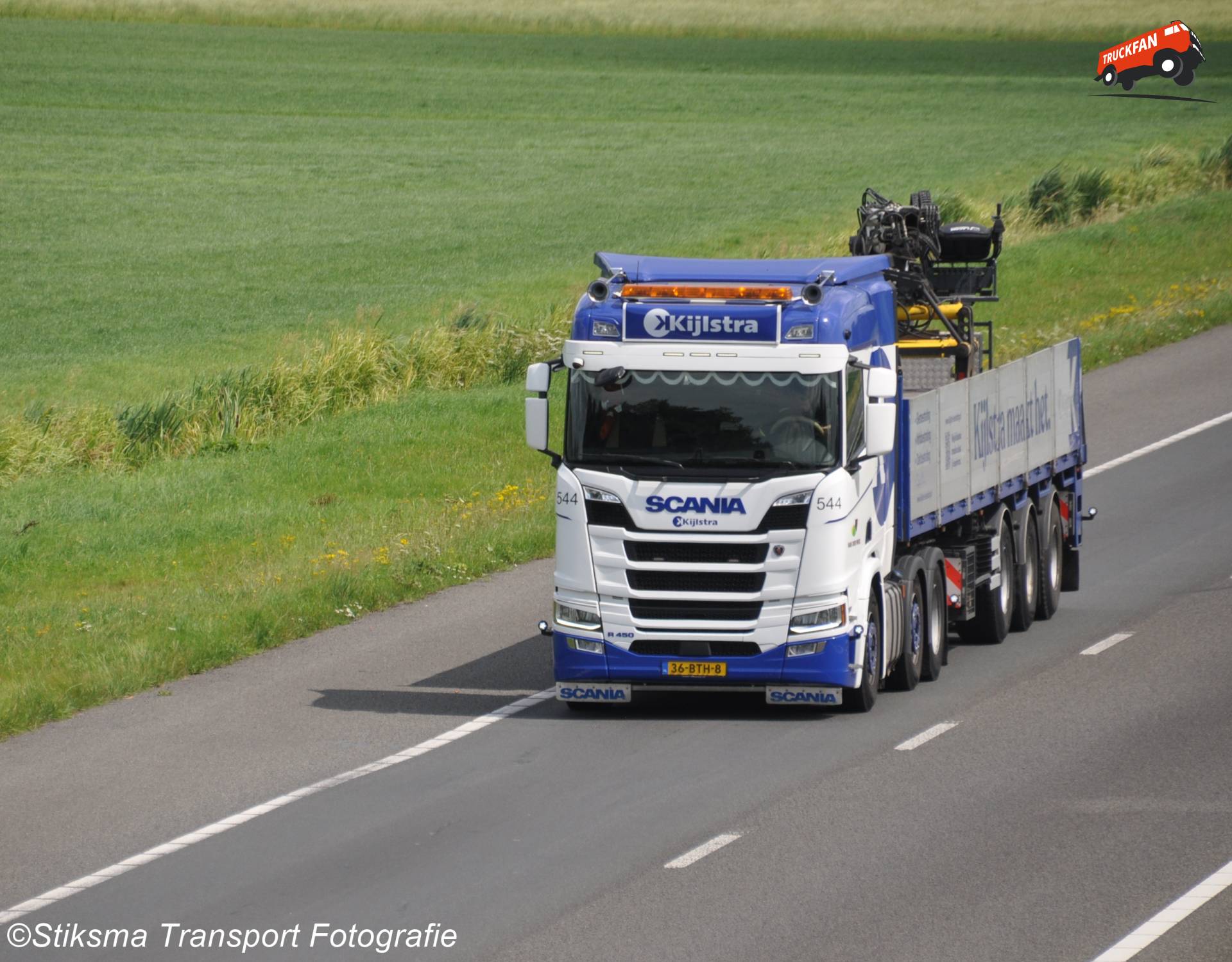 Scania R450 vrachtwagen van Van der Wielsoort Transport