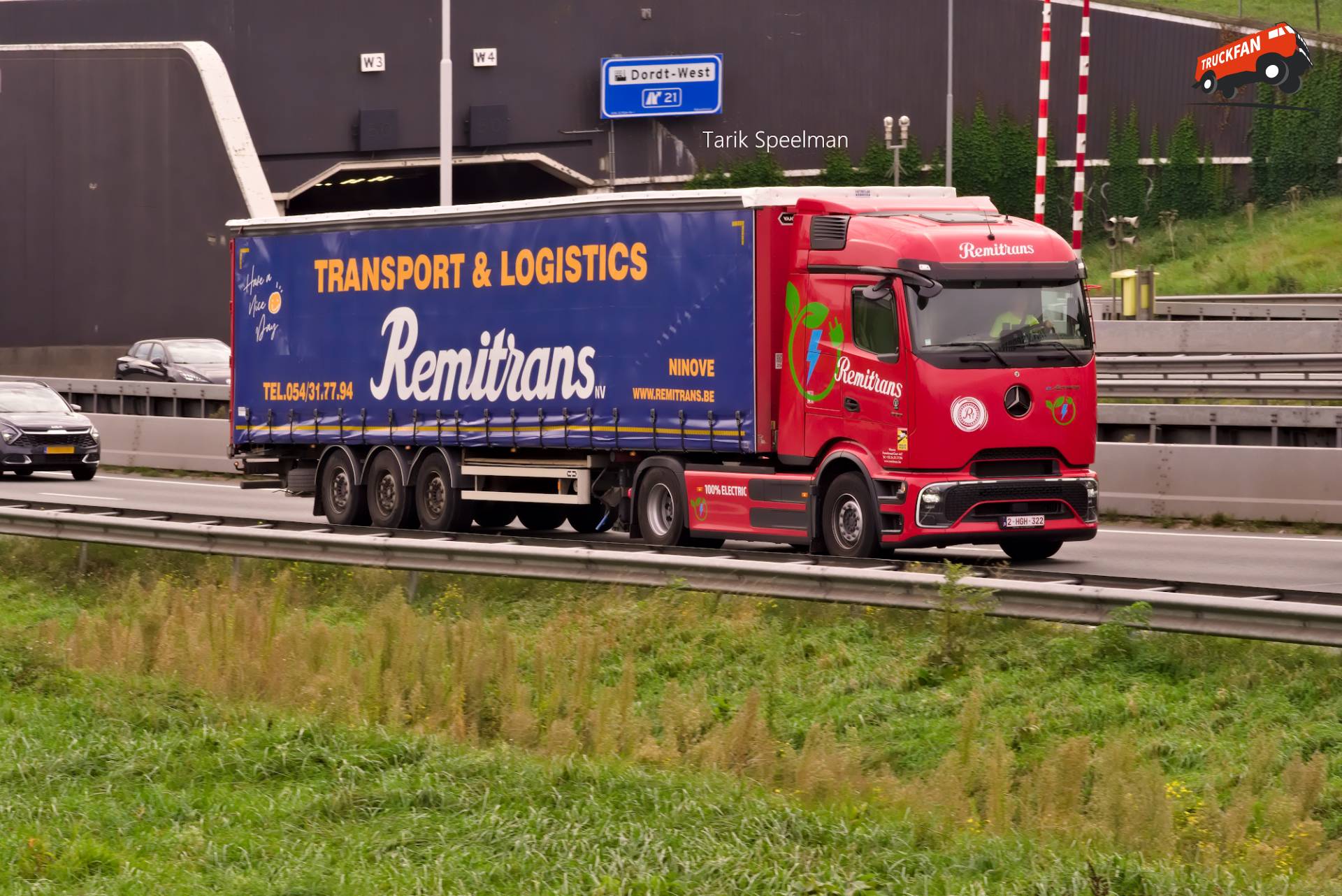Mercedes-Benz eActros truck van Remitrans op A16