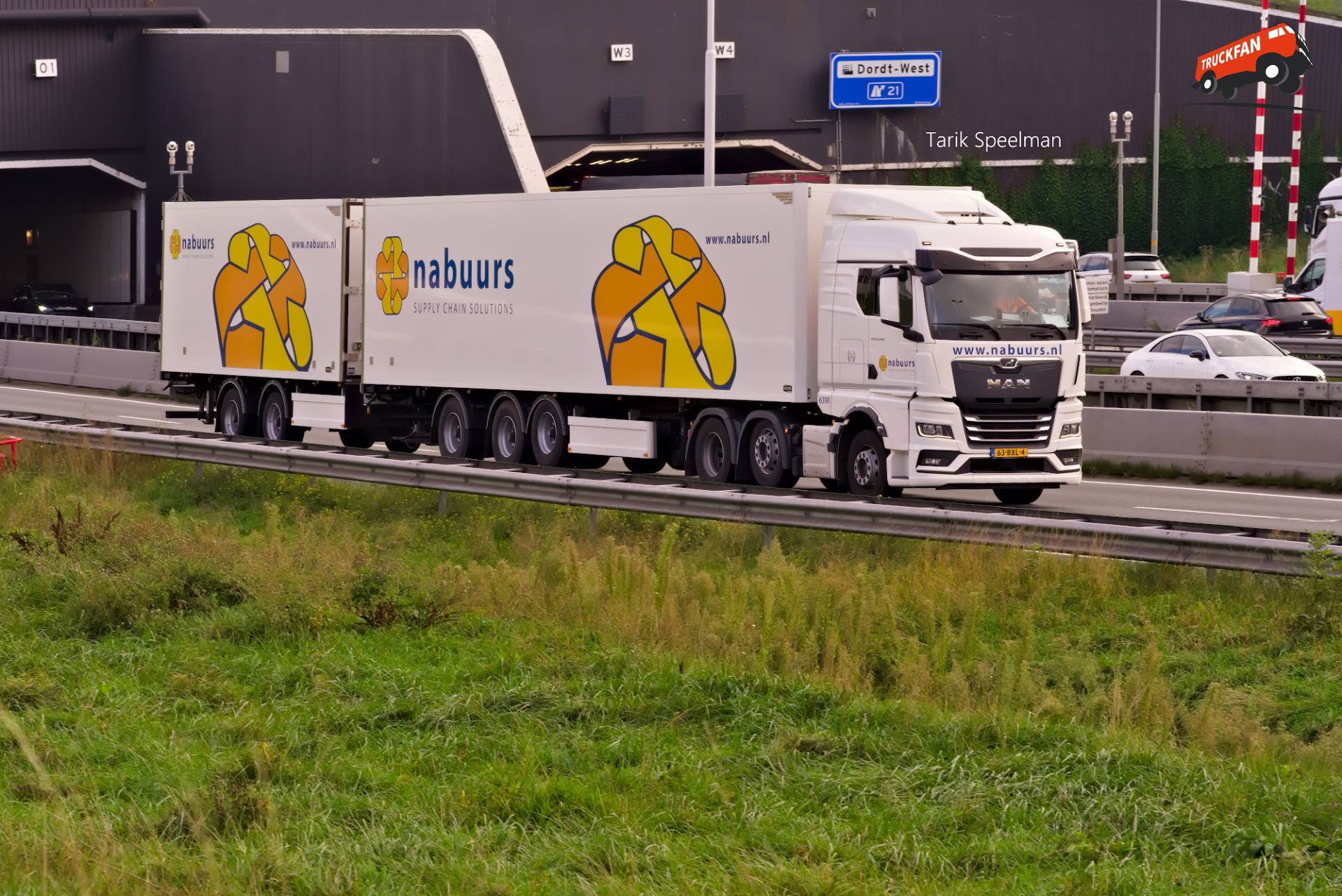 6390, MAN TGX 3rd Gen vrachtwagen met kenteken 63-BXL-4