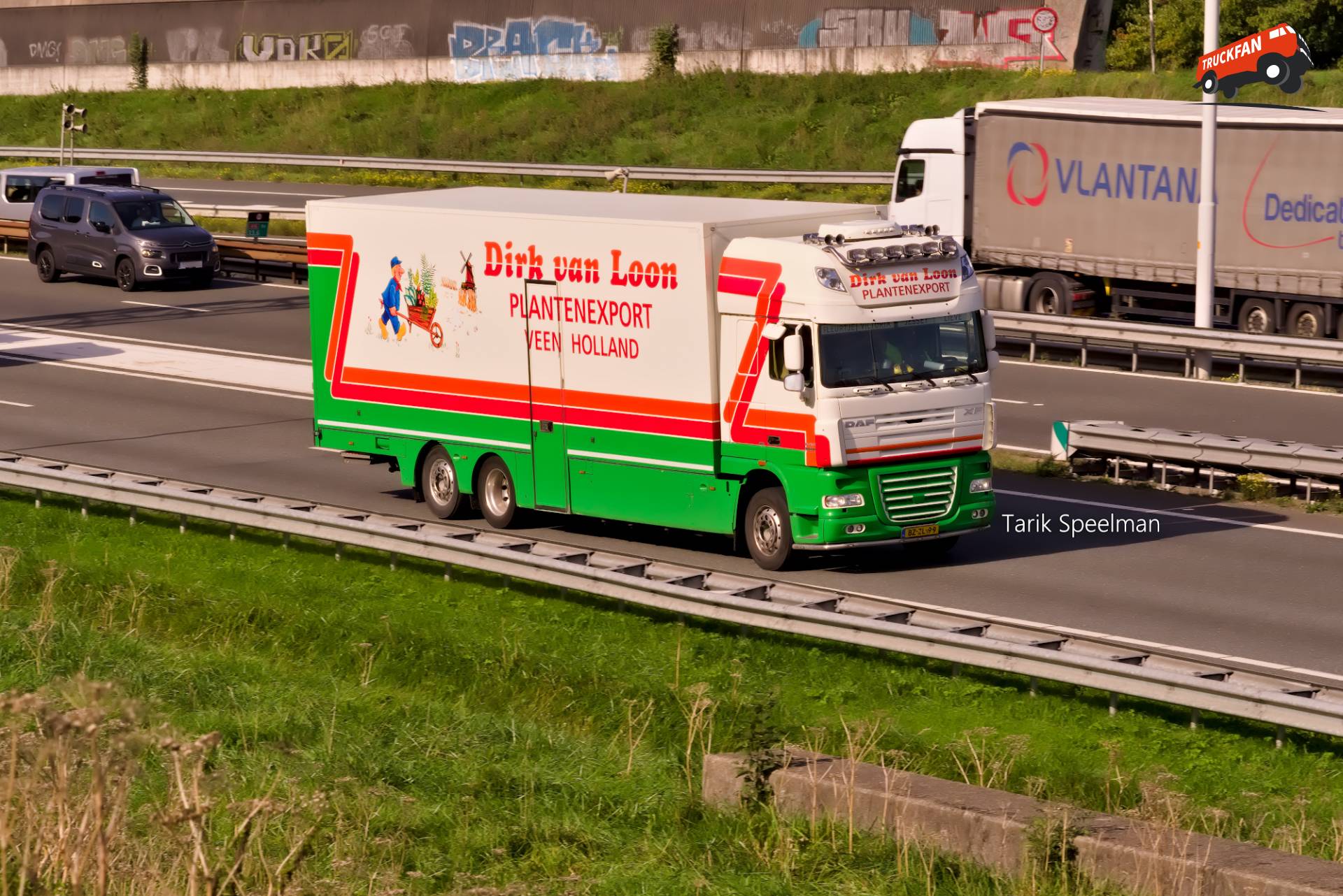 DAF XF 105 vrachtwagen met kenteken BZ-ZL-99