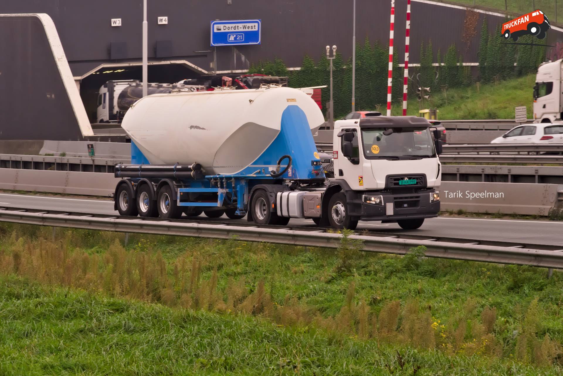 Renault D-serie bulk transport op A16