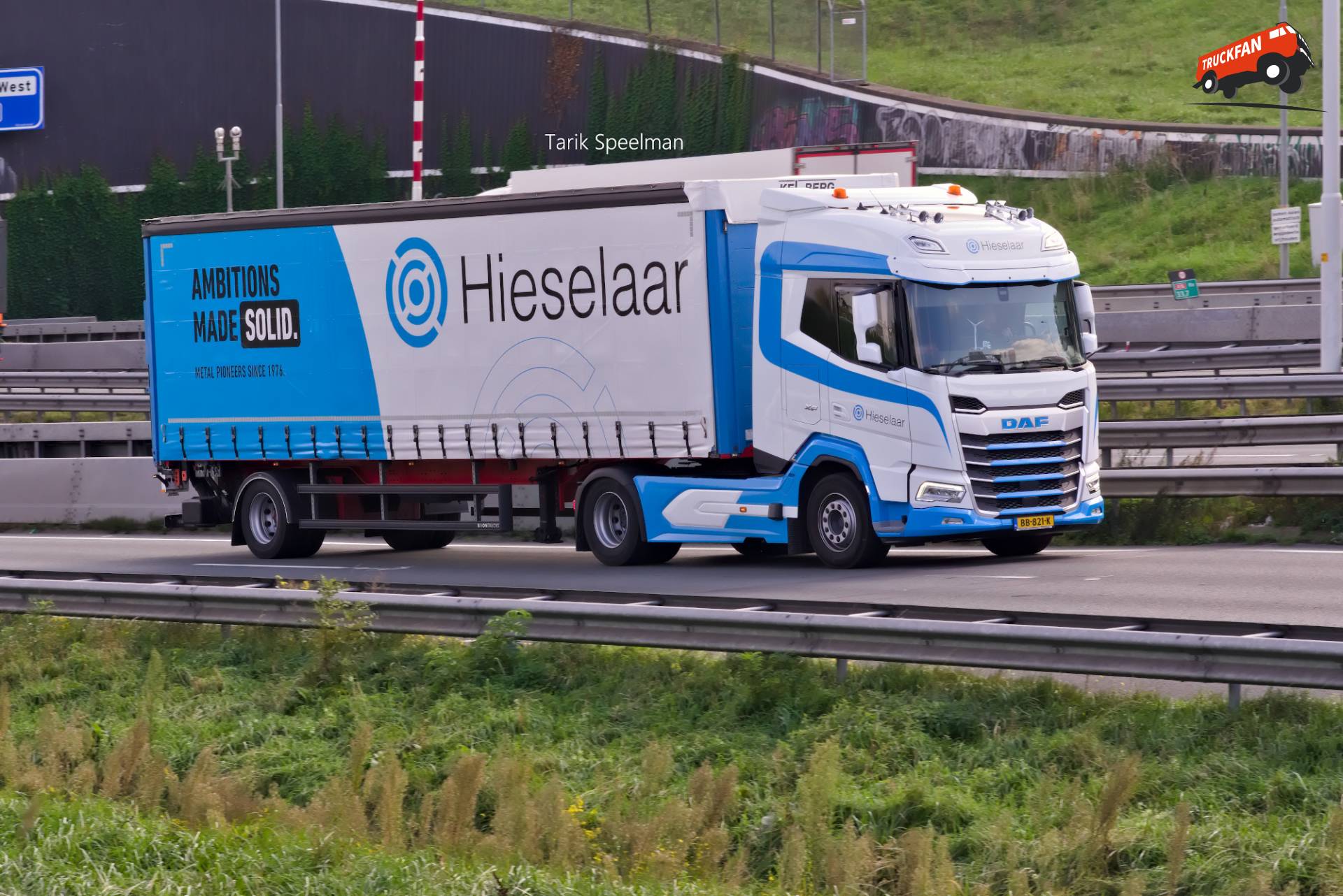 DAF XF Truck with License BB-821-K on A16