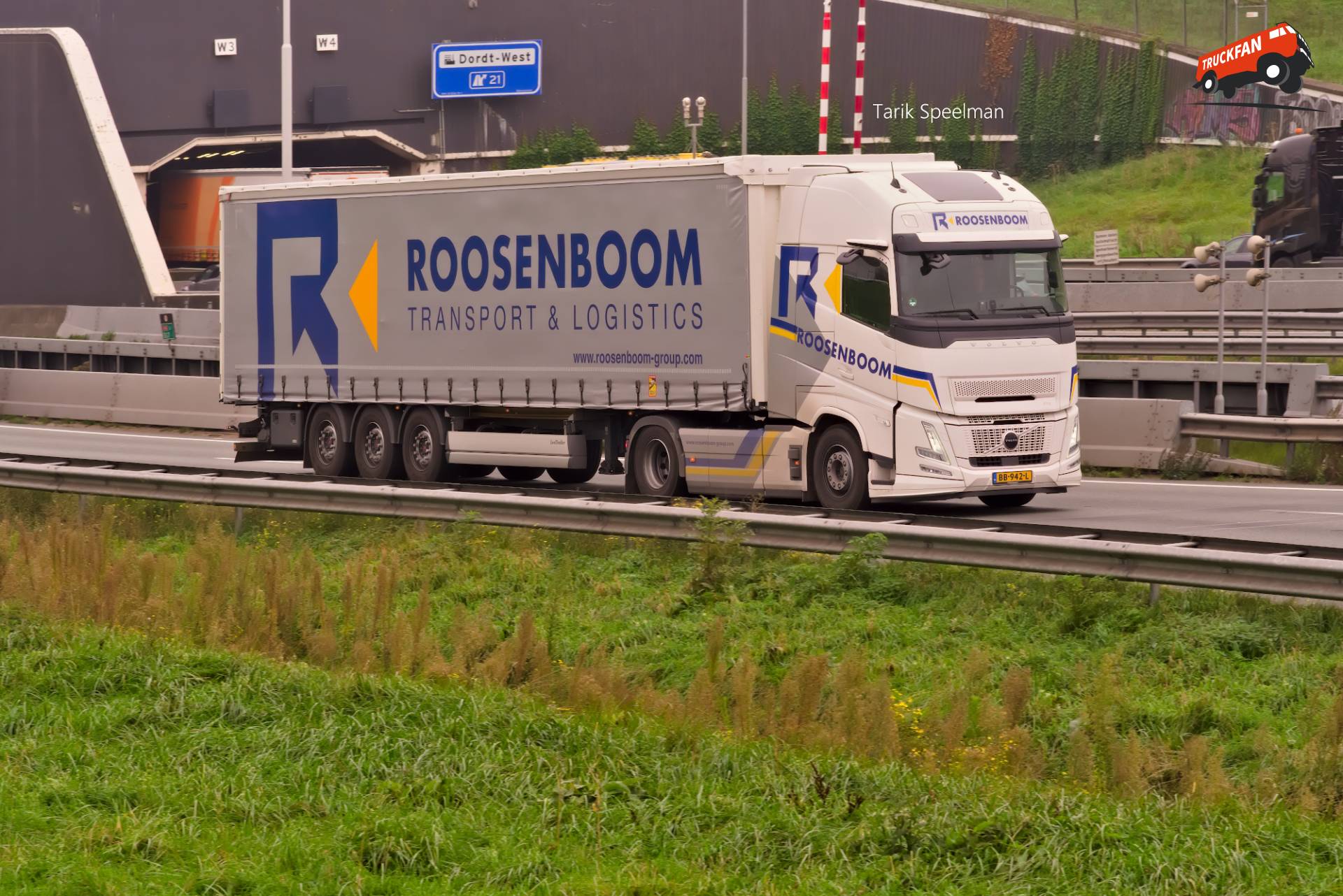 Volvo FH Aero vrachtwagen BB-942-L op A16
