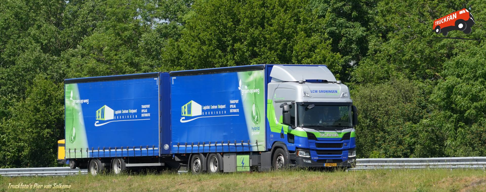 Scania P360 vrachtwagen van LCW Groningen