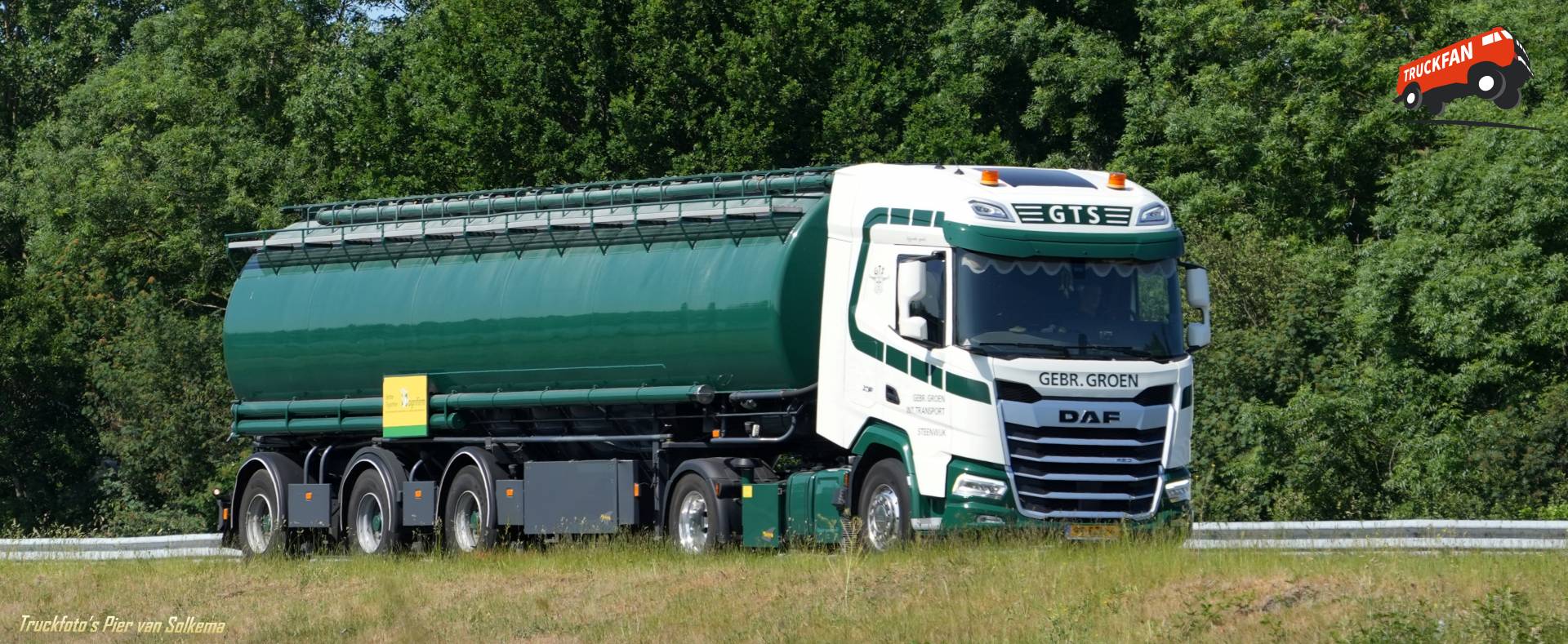 DAF XF vrachtwagen van bedrijf Gebr. Groen