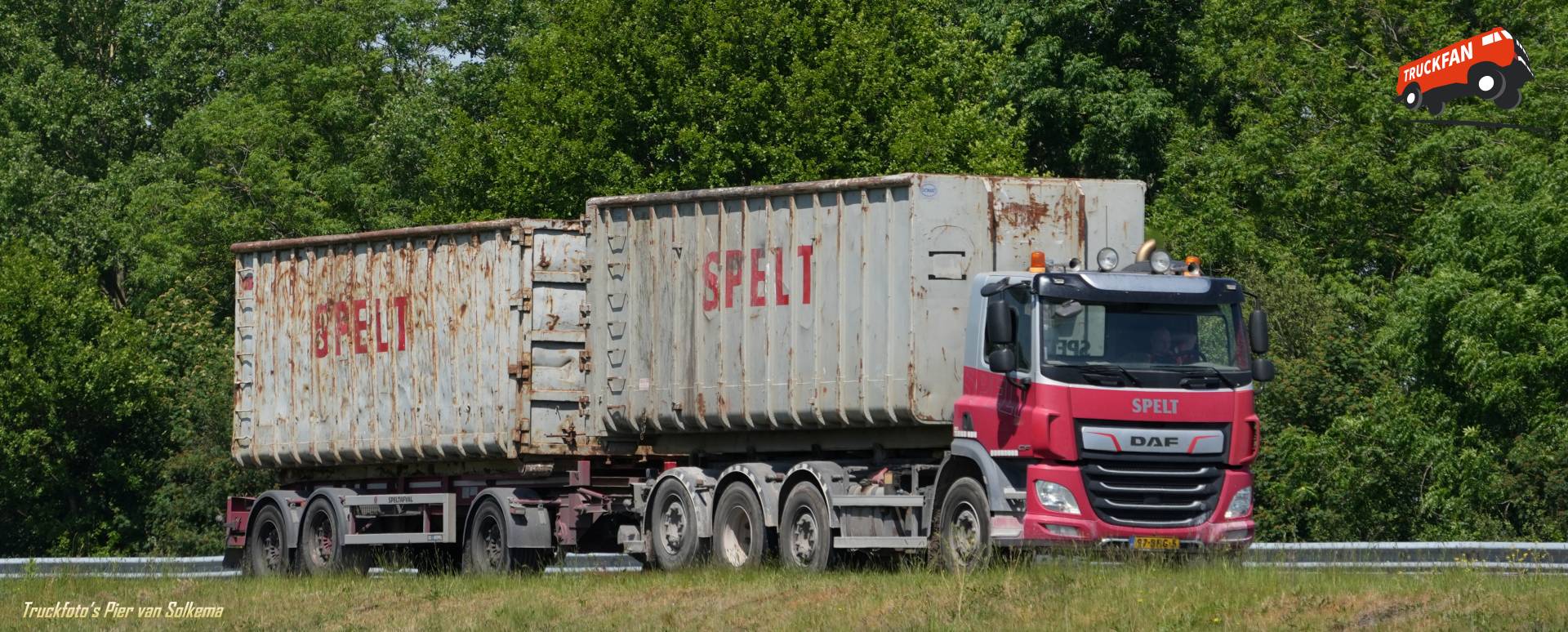 DAF CF truck bij Afzet bakken in Sneek
