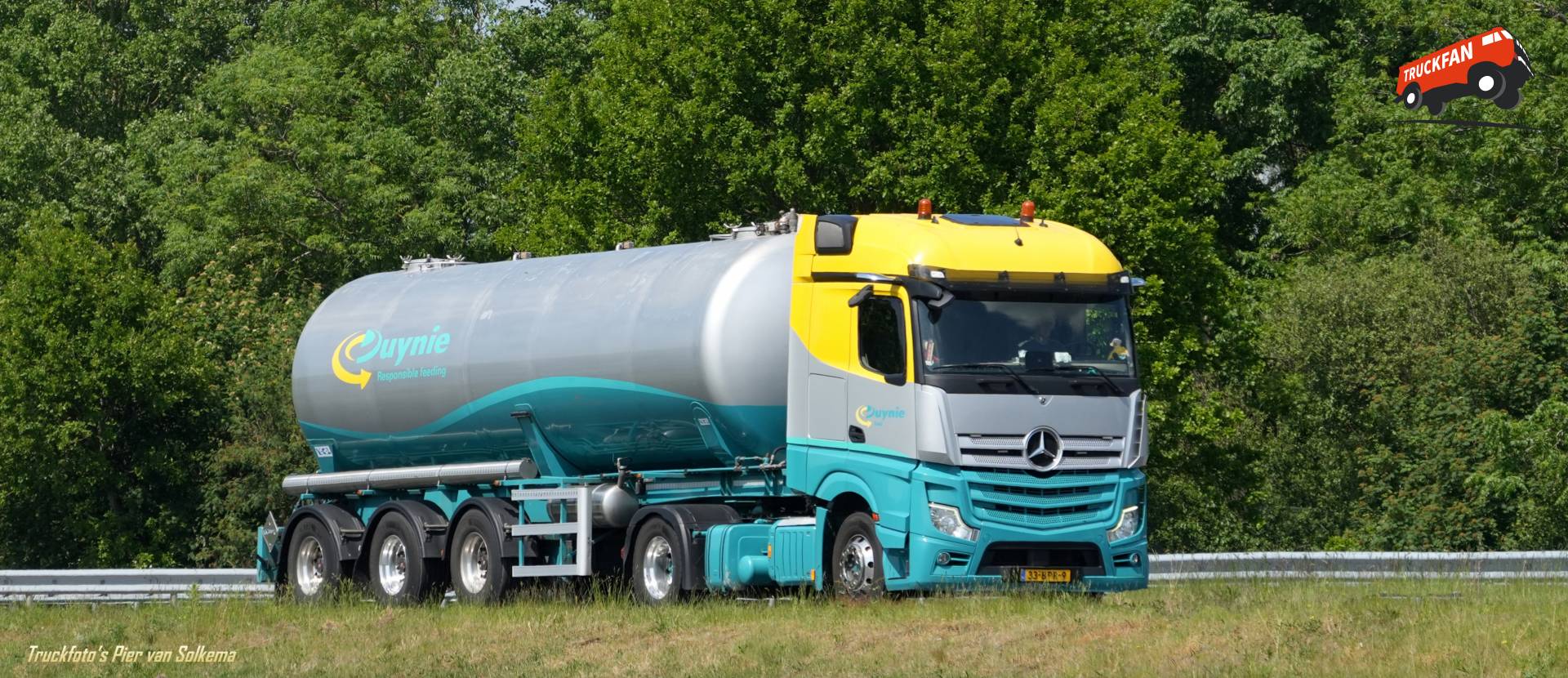 Mercedes Benz Actros bulk transport on A7 Sneek