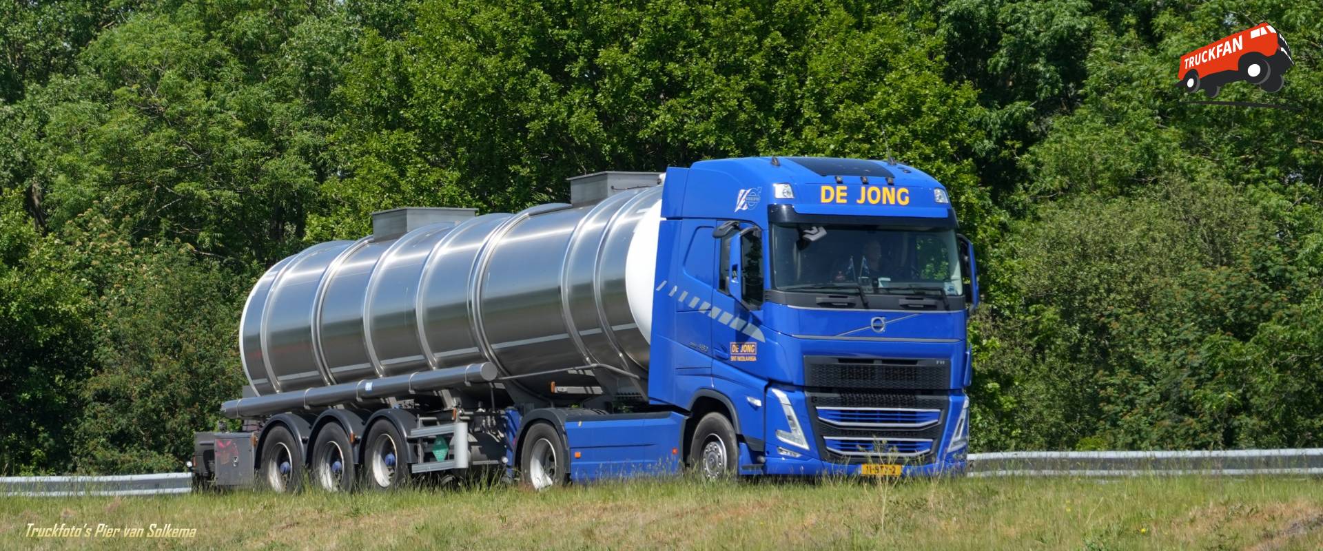 Volvo FH5 vrachtwagen op A7 Sneek