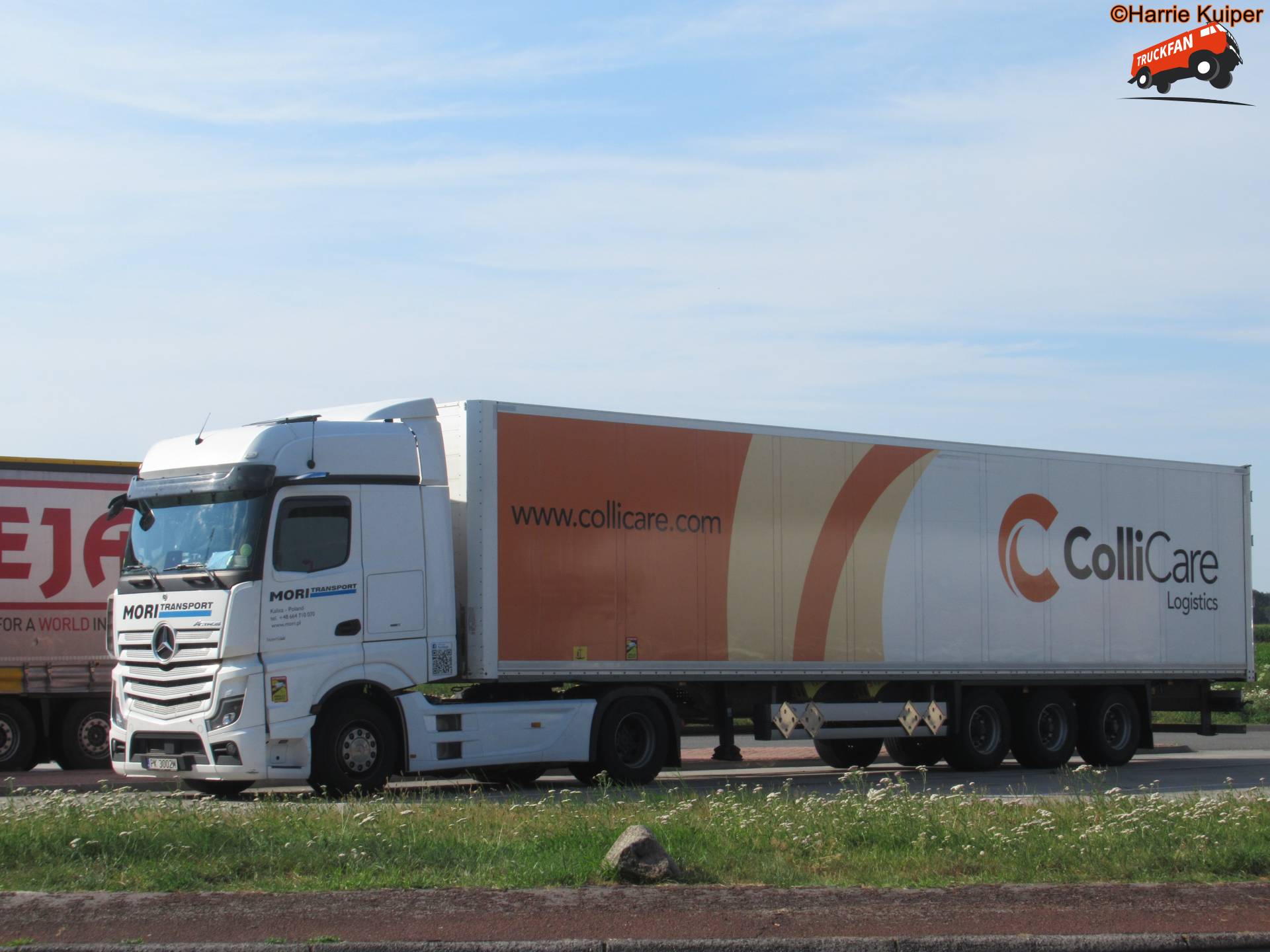 Mercedes-Benz Actros op parkeerplaats Zwinderscheveld
