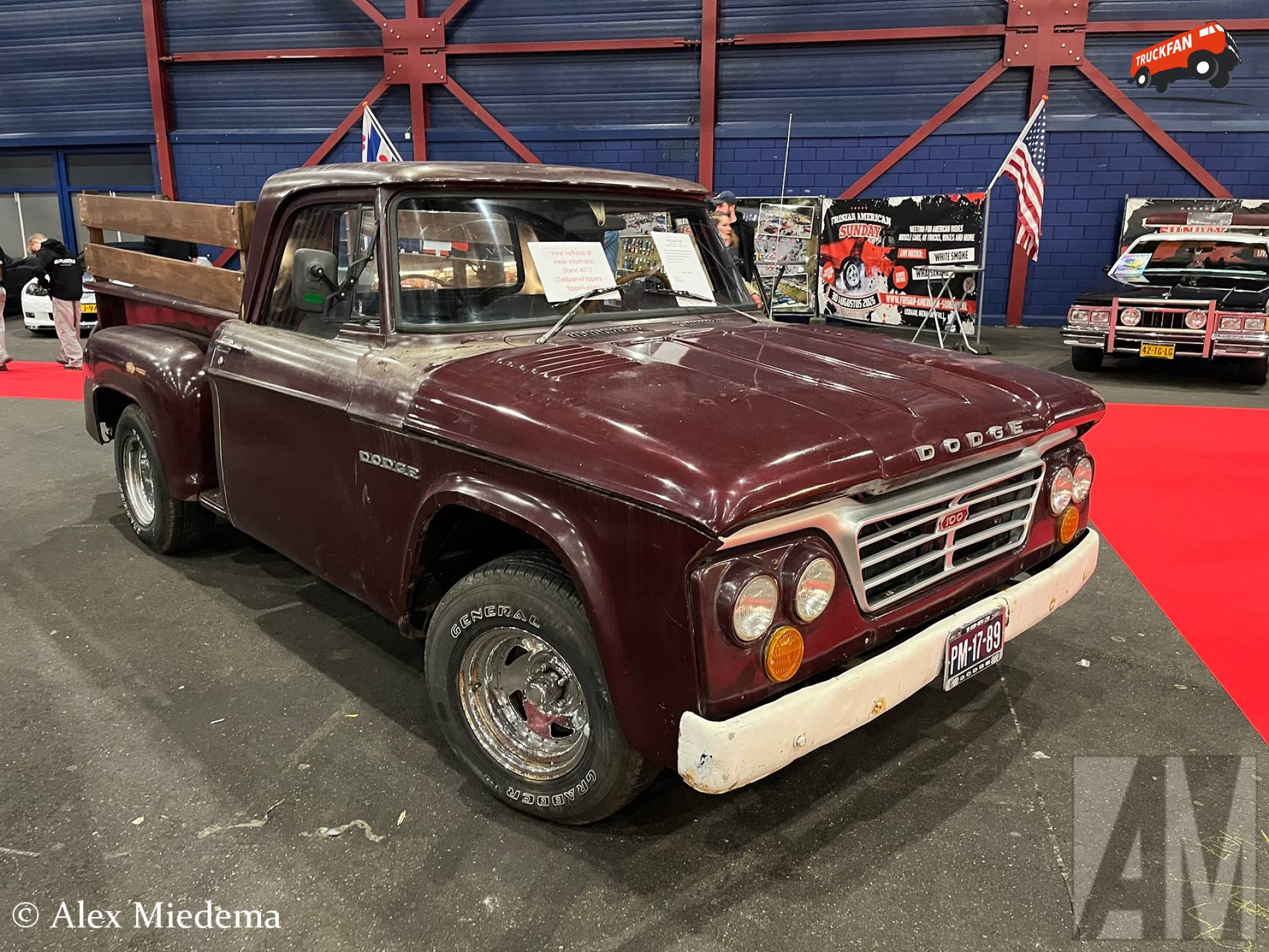 Dodge D100 voertuig met kenteken PM-17-89