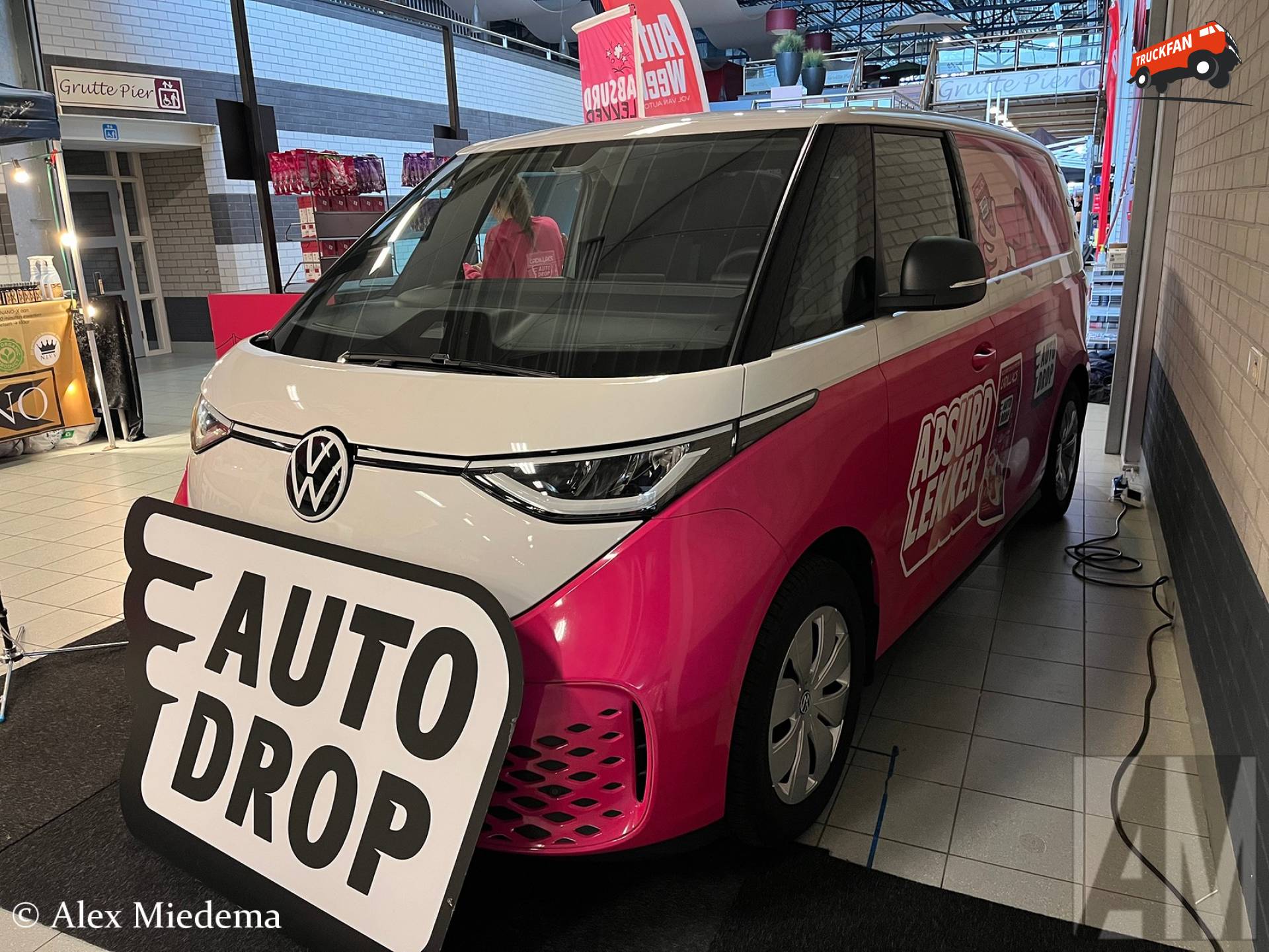 ID. Buzz van Autodrop op Racing Expo Leeuwarden