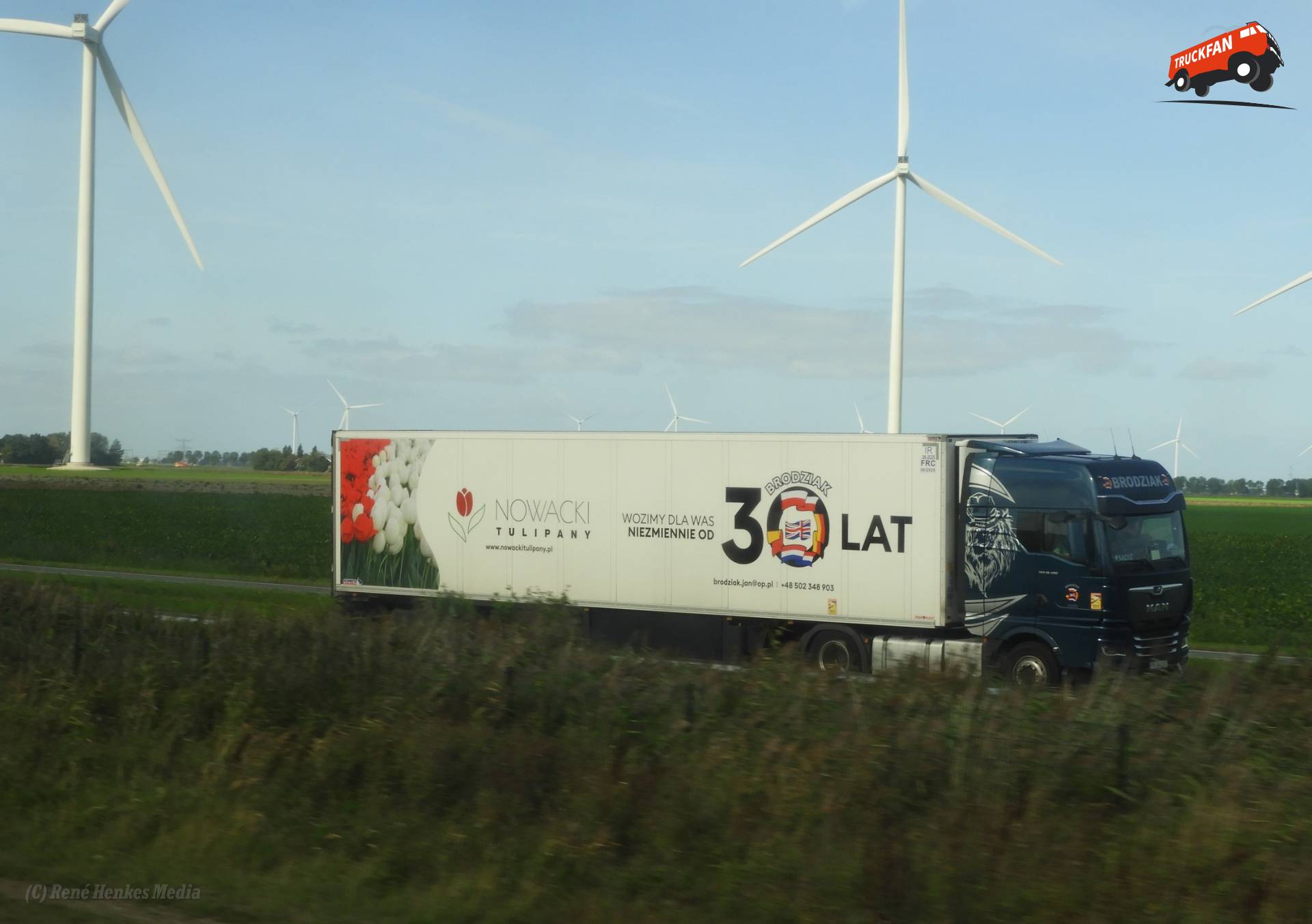 MAN TGX 18.410 van Brodziak (Polen) op de N307 Lelystad - Kampen.
