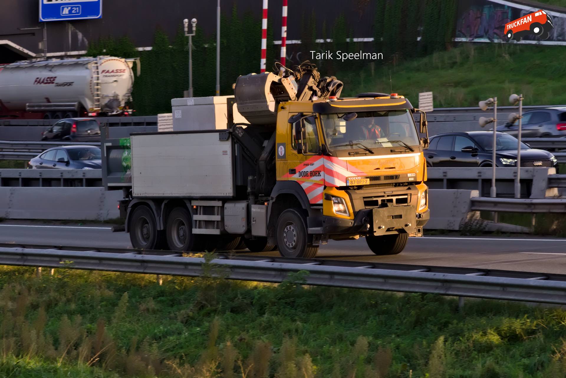 Volvo FMX 2nd Gen vrachtwagen met kenteken 87-BPJ-2