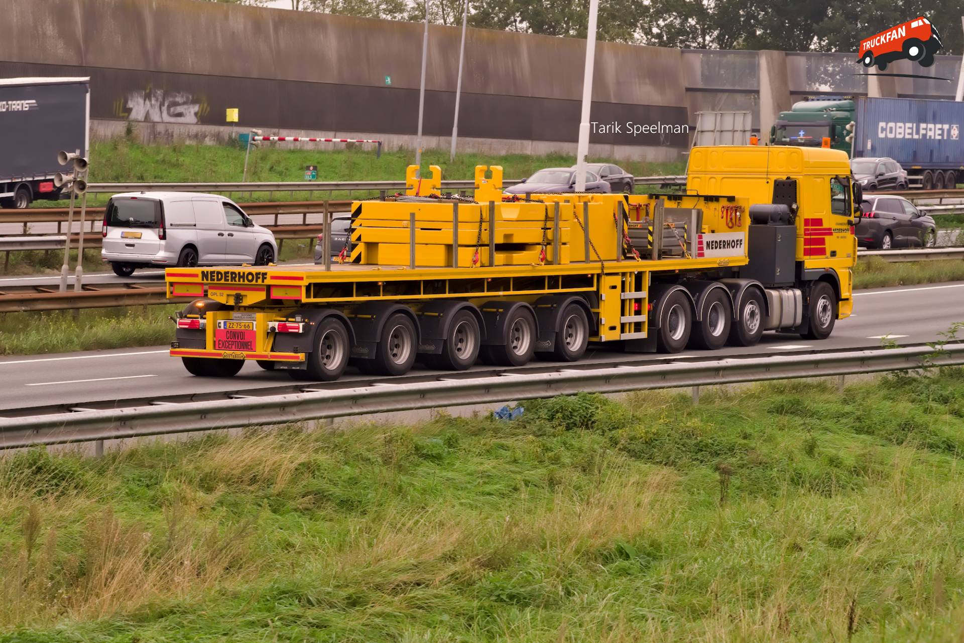 DAF XF105 en Nooteboom OVB-90-05 op A16