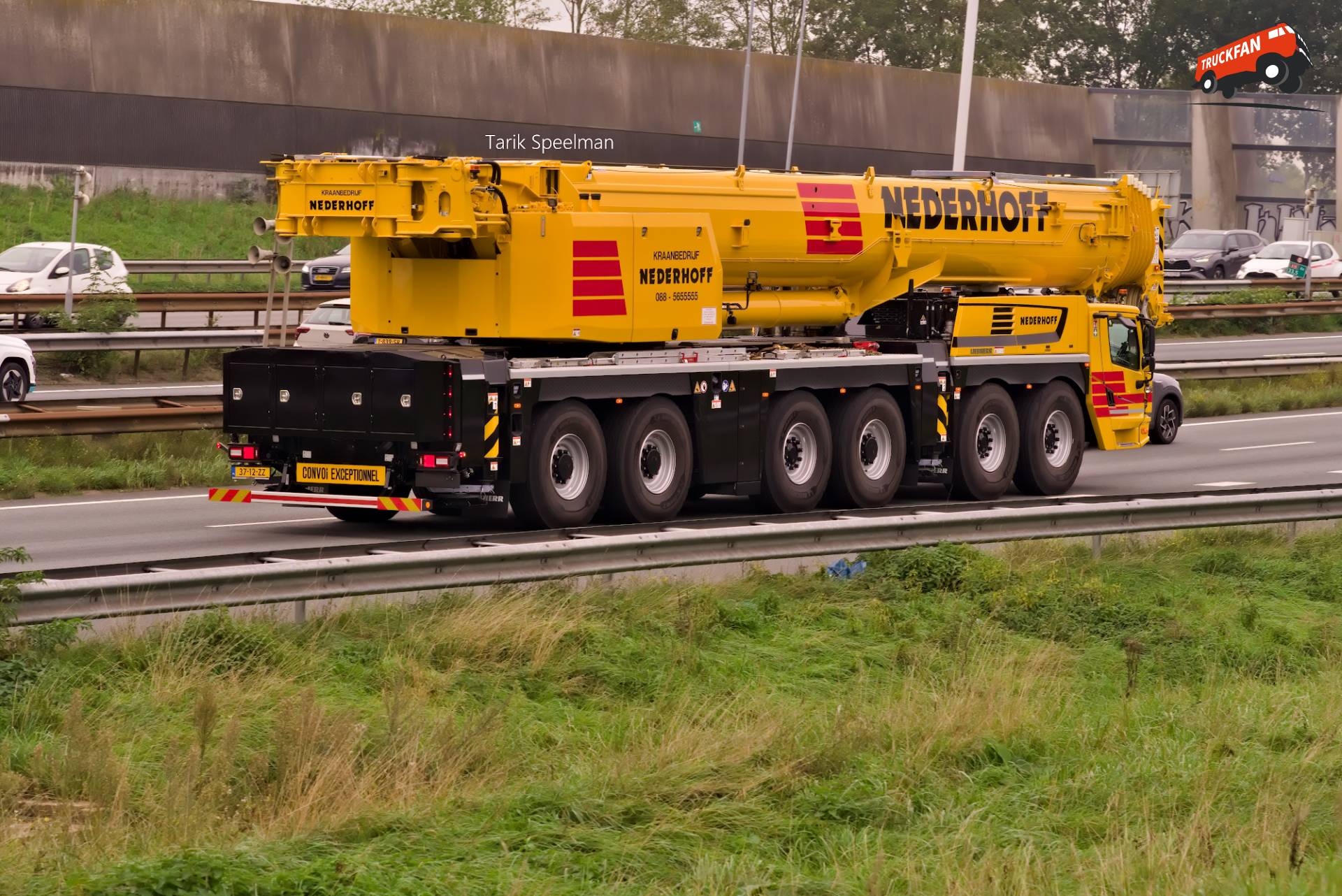 Hijskraan Liebherr LTM 1300-6.4 op A16