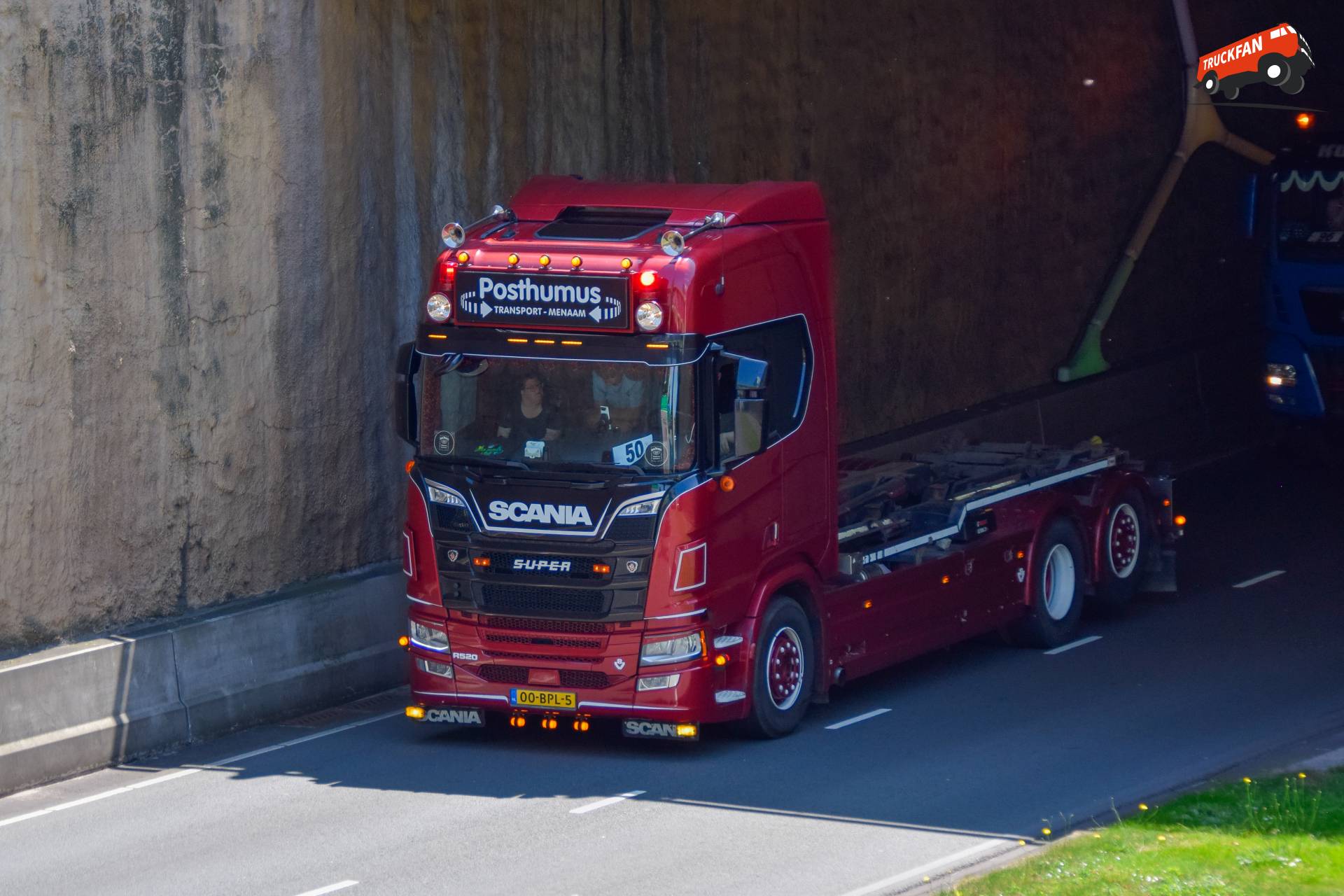 Scania R520NG Posthumus Menaam
