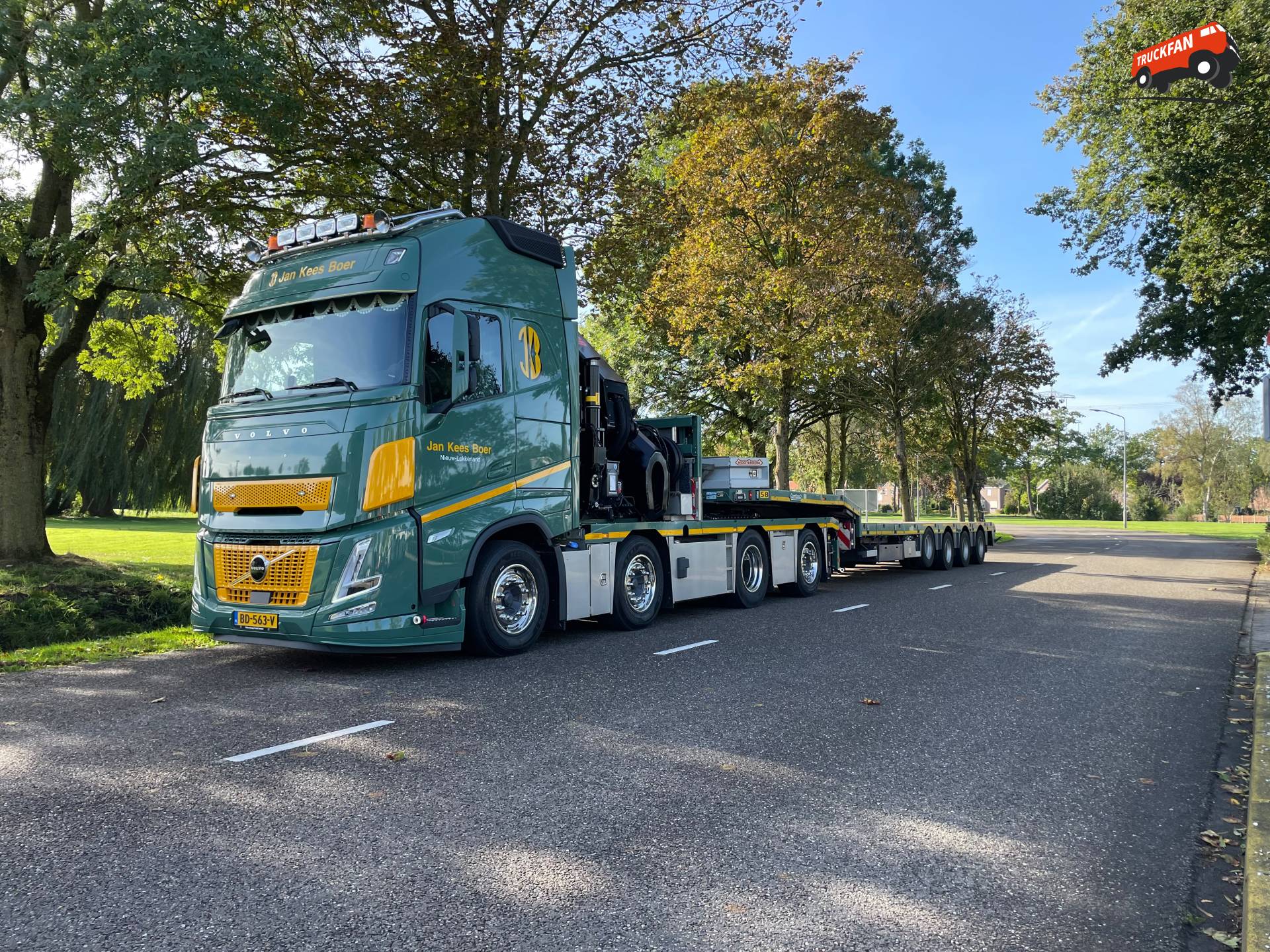 Volvo kraanauto met Nooteboom semi van Jan Kees Boer